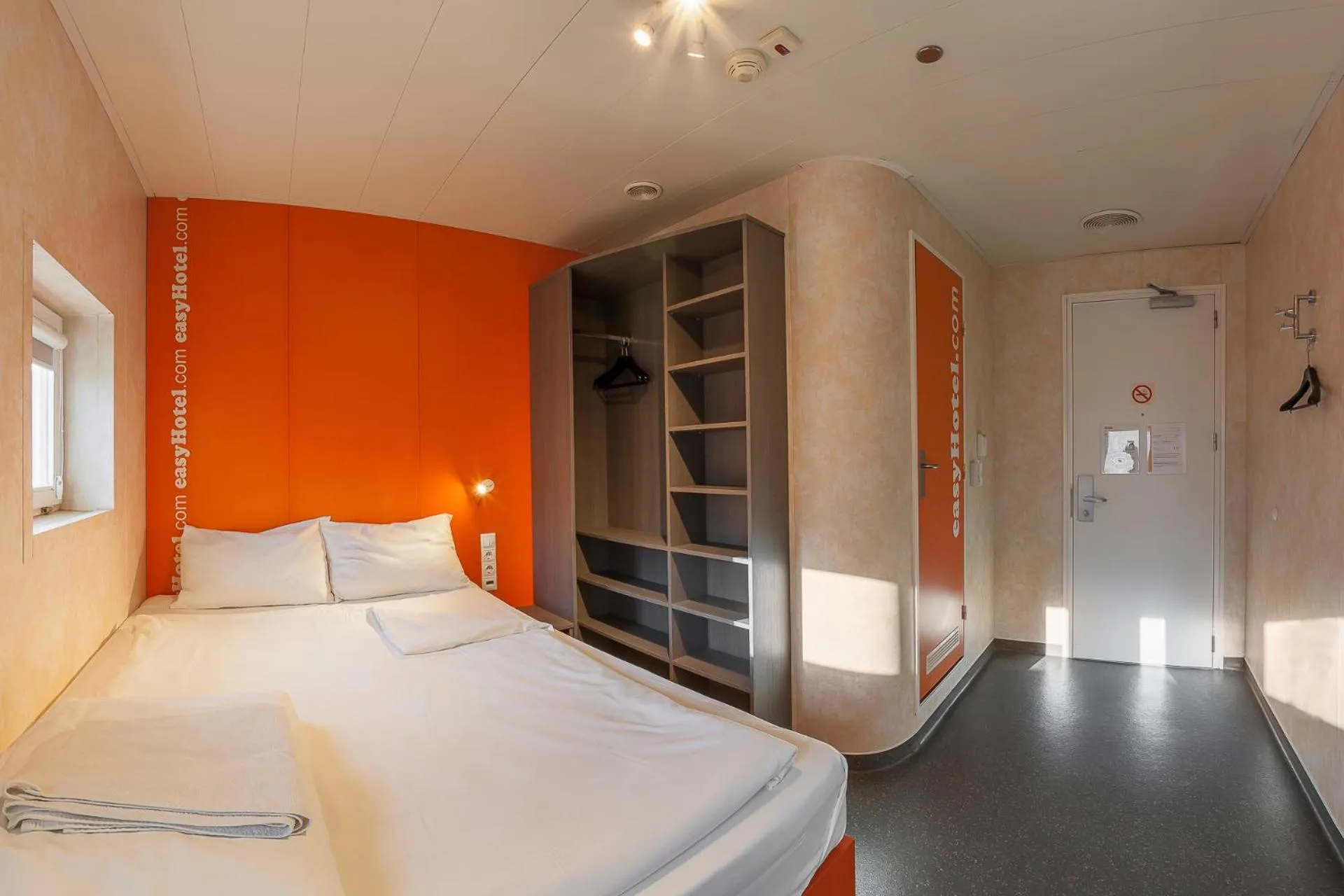 Bed in easyHotel Budapest Oktogon