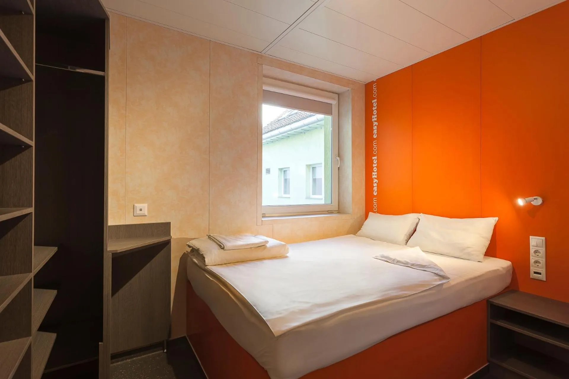 Bed in easyHotel Budapest Oktogon