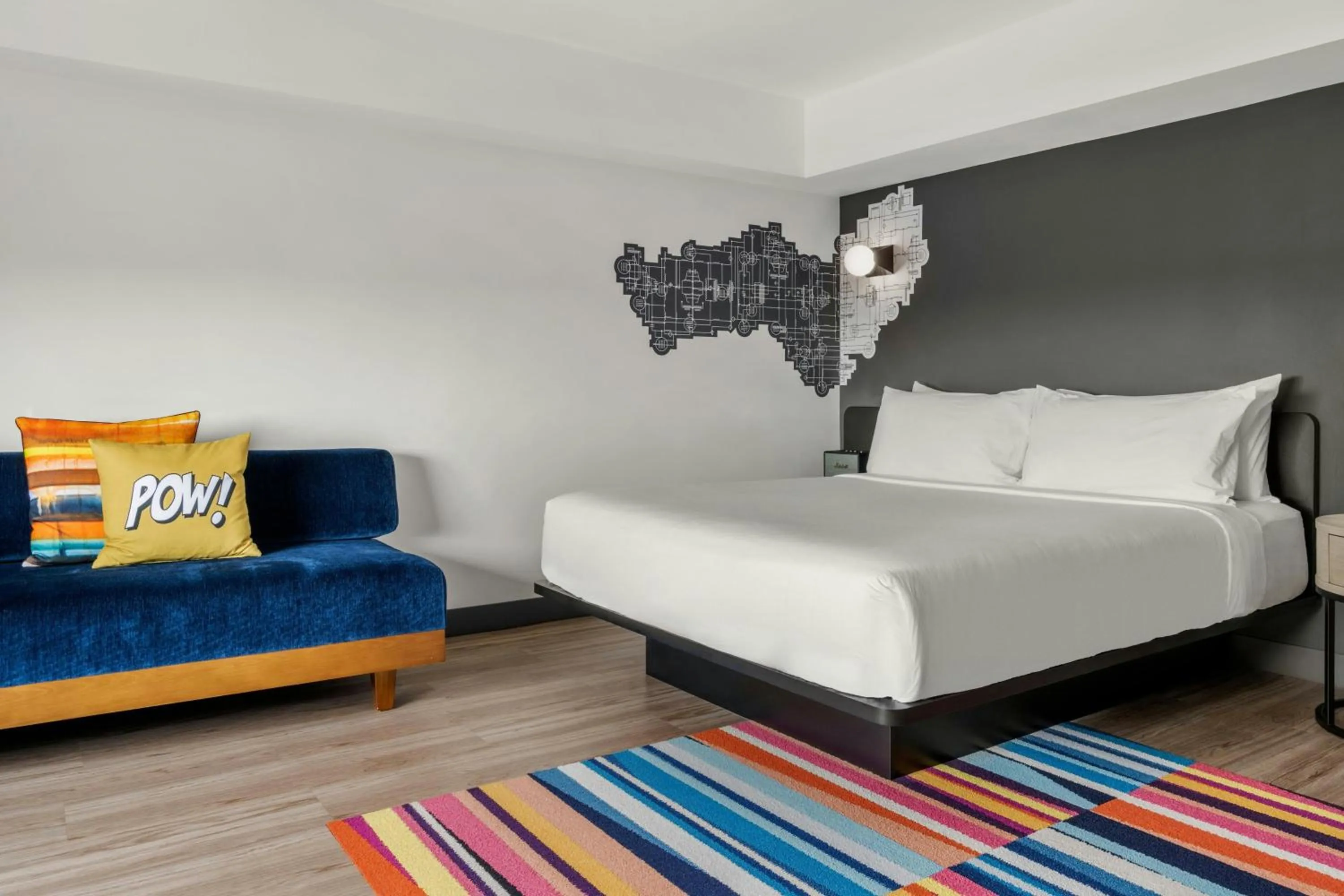 Photo of the whole room, Bed in Aloft Chicago Schaumburg