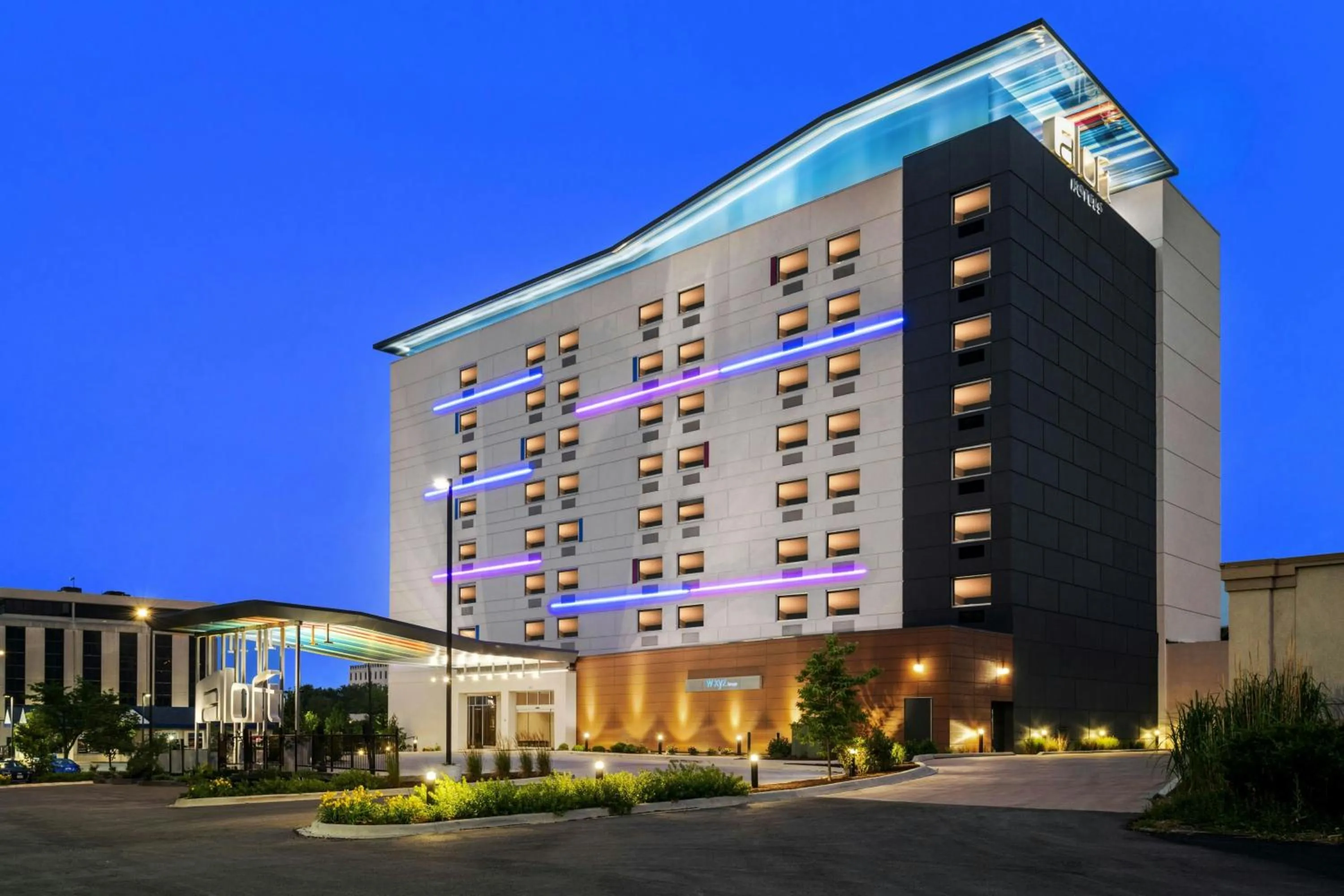 Property building in Aloft Chicago Schaumburg