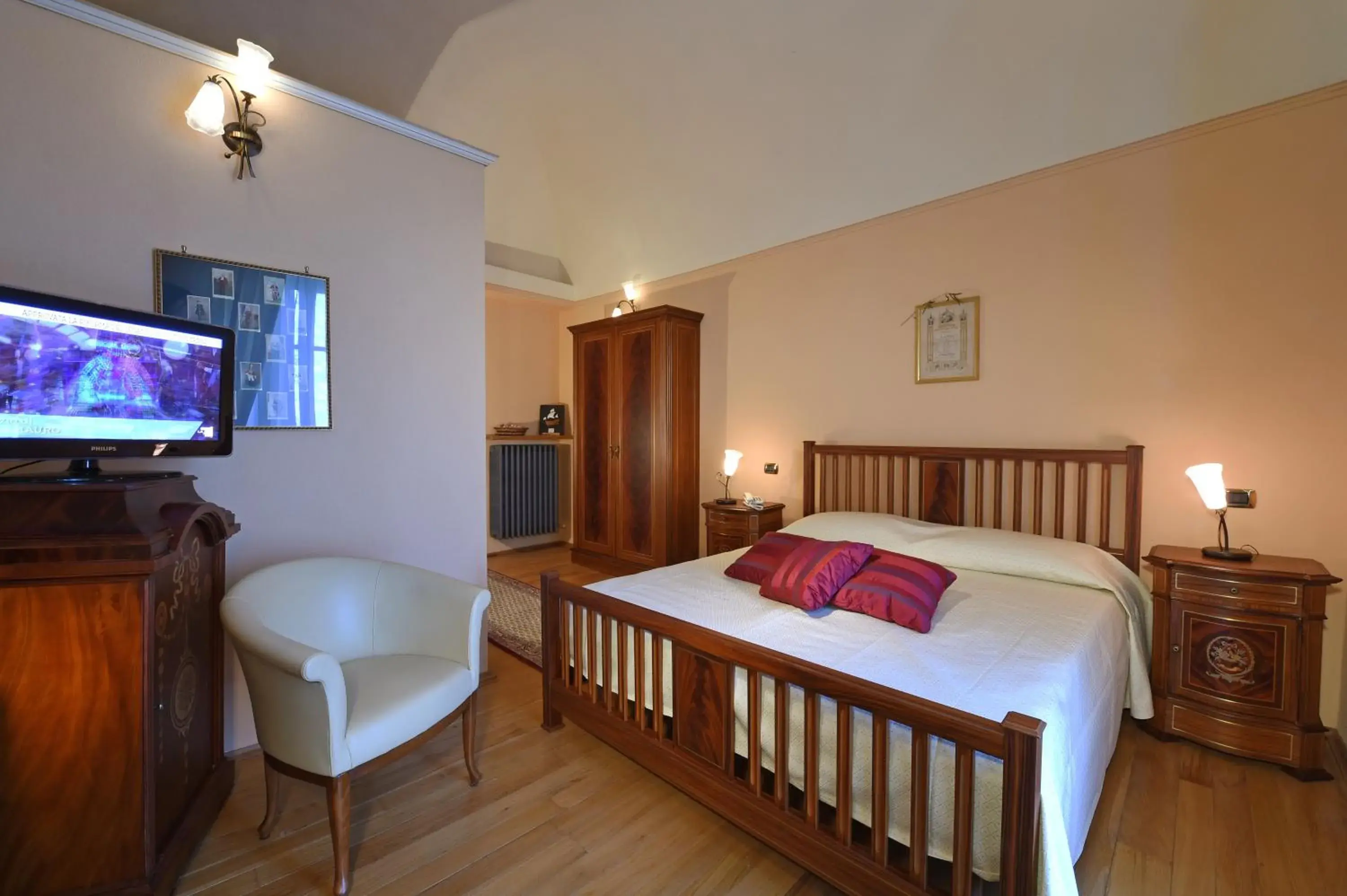 Double Room with Private Bathroom - single occupancy in Villa Durando Double Room with Private Bathroom - single occupancy in Villa Durando