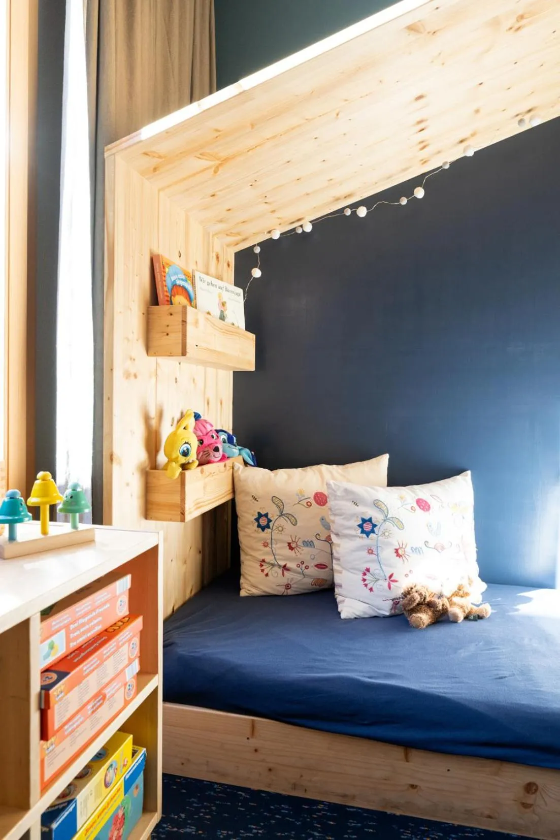 Restaurant/places to eat, Bed in Shima-Davos