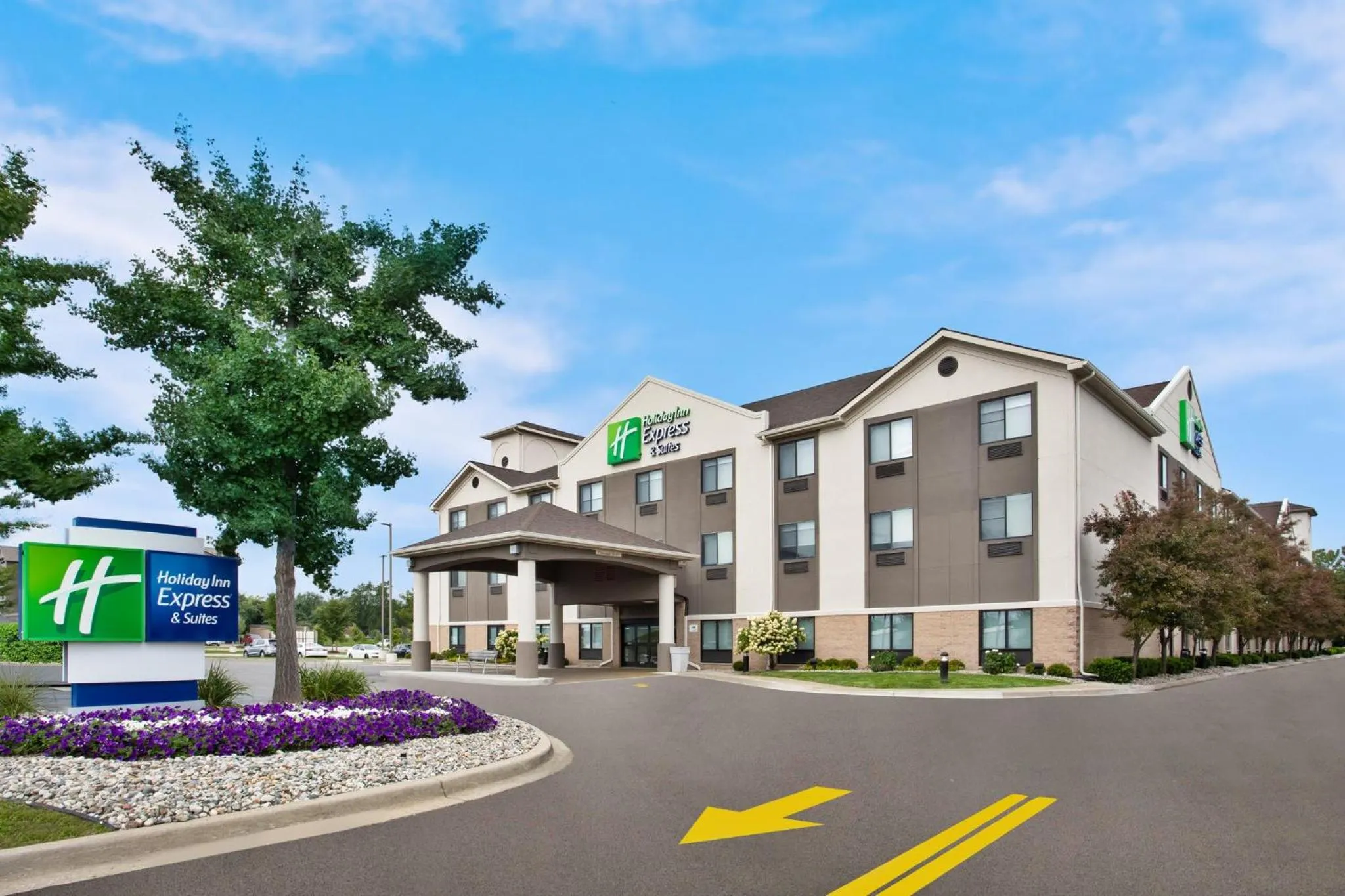 Property building in Holiday Inn Express Hotel & Suites - Belleville Area by IHG