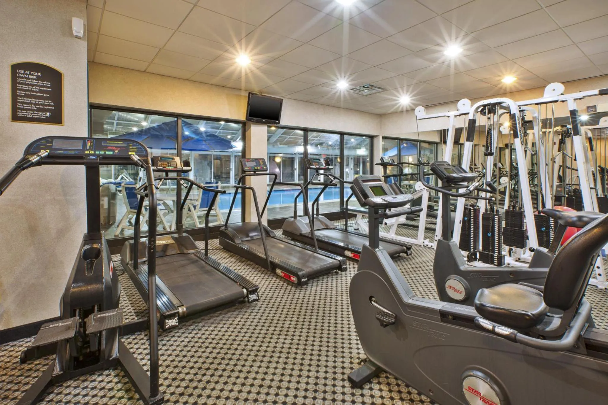 Fitness centre/facilities in Holiday Inn Express Hotel & Suites - Belleville Area by IHG