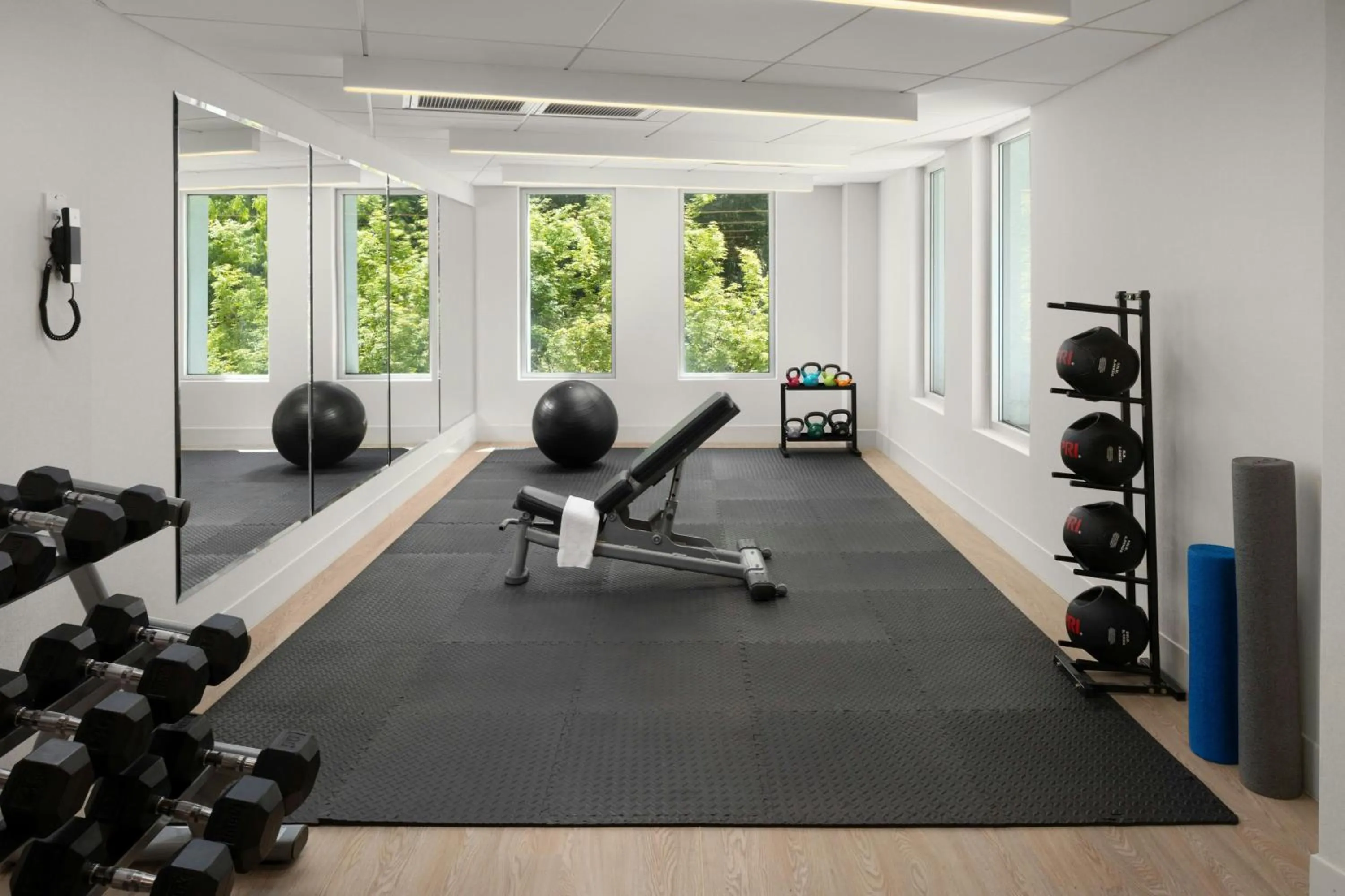 Fitness centre/facilities in AC Hotel by Marriott Portland Lake Oswego