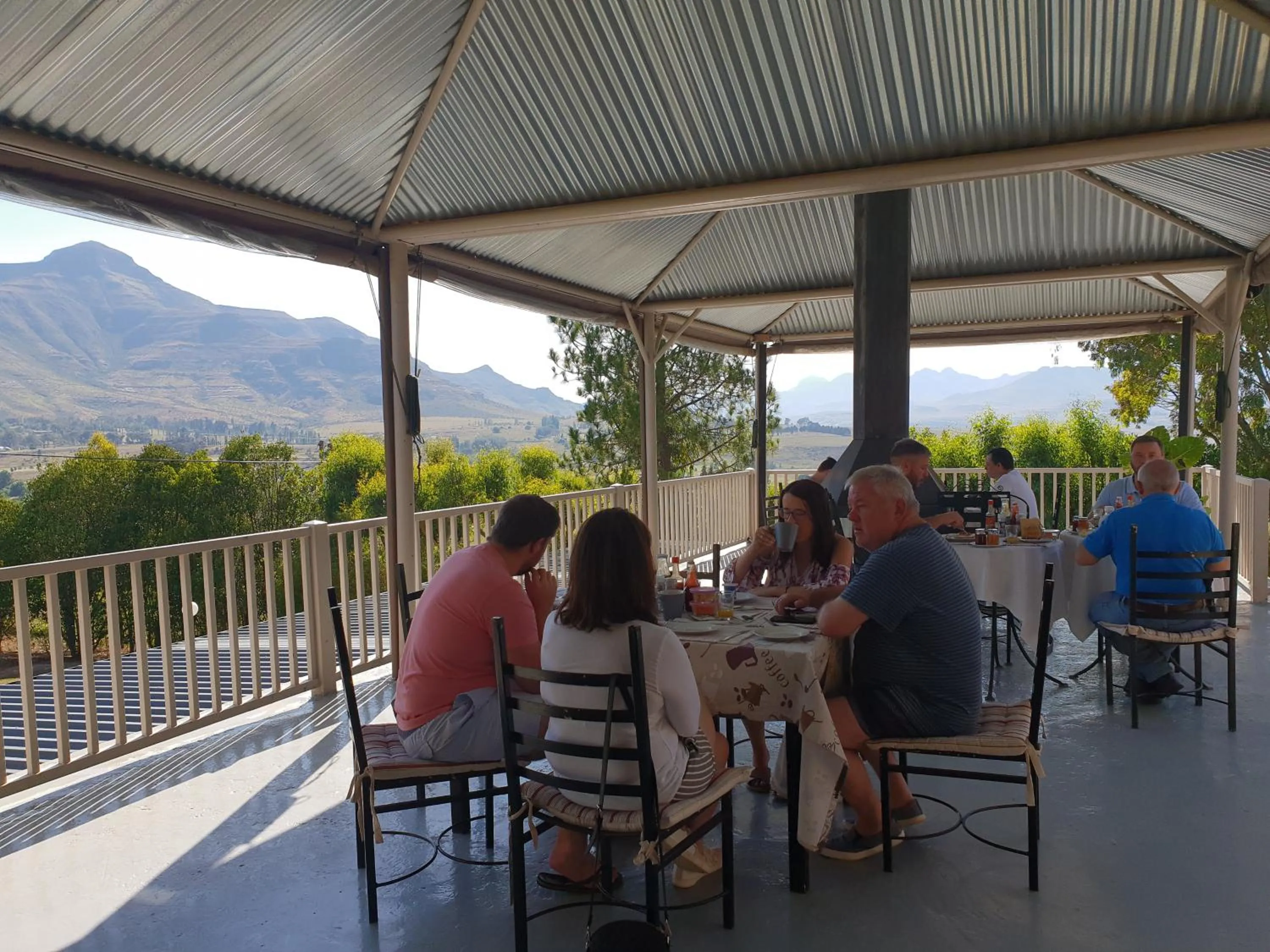 Breakfast in Ash River Lodge