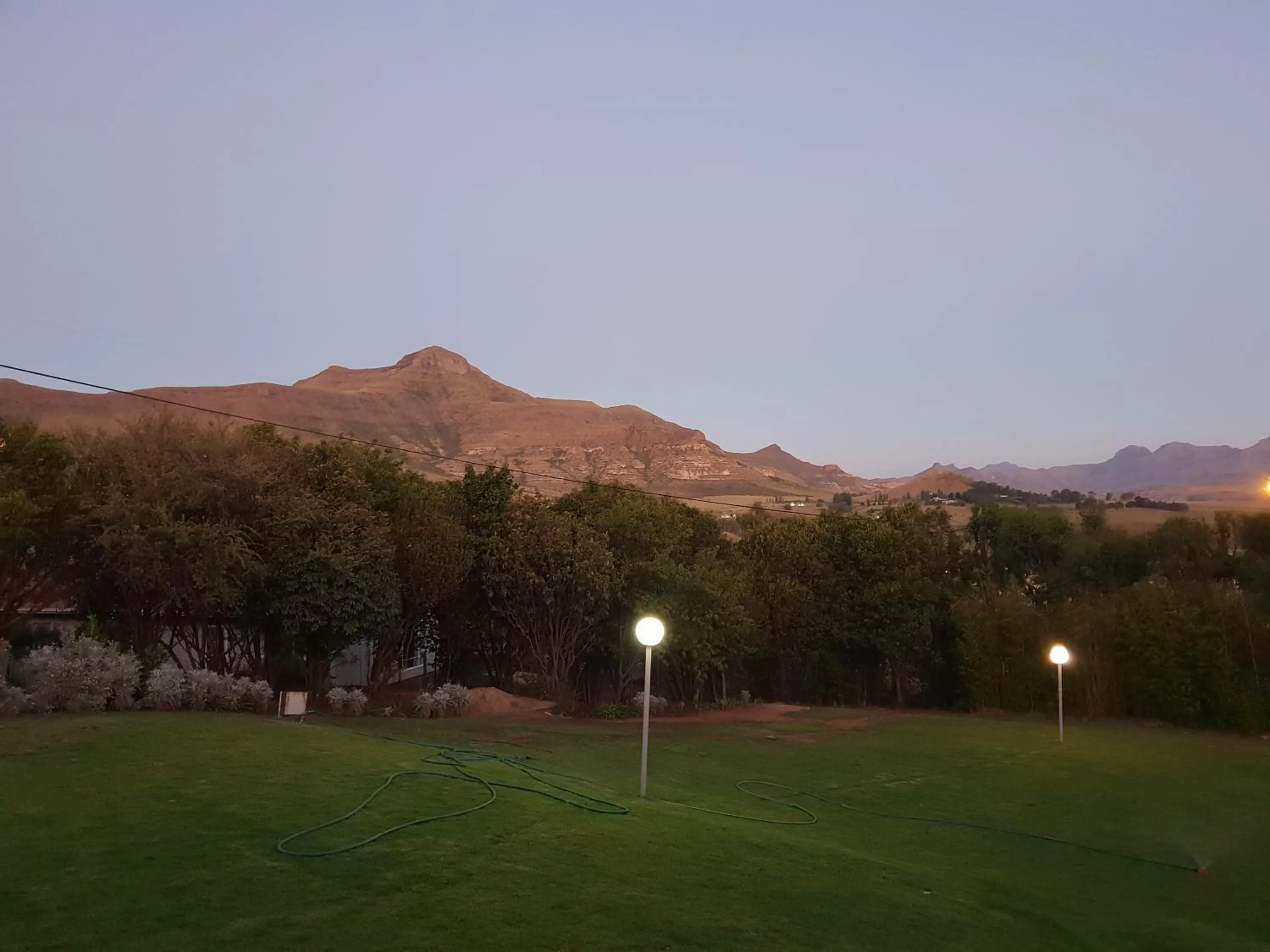 Mountain view in Ash River Lodge