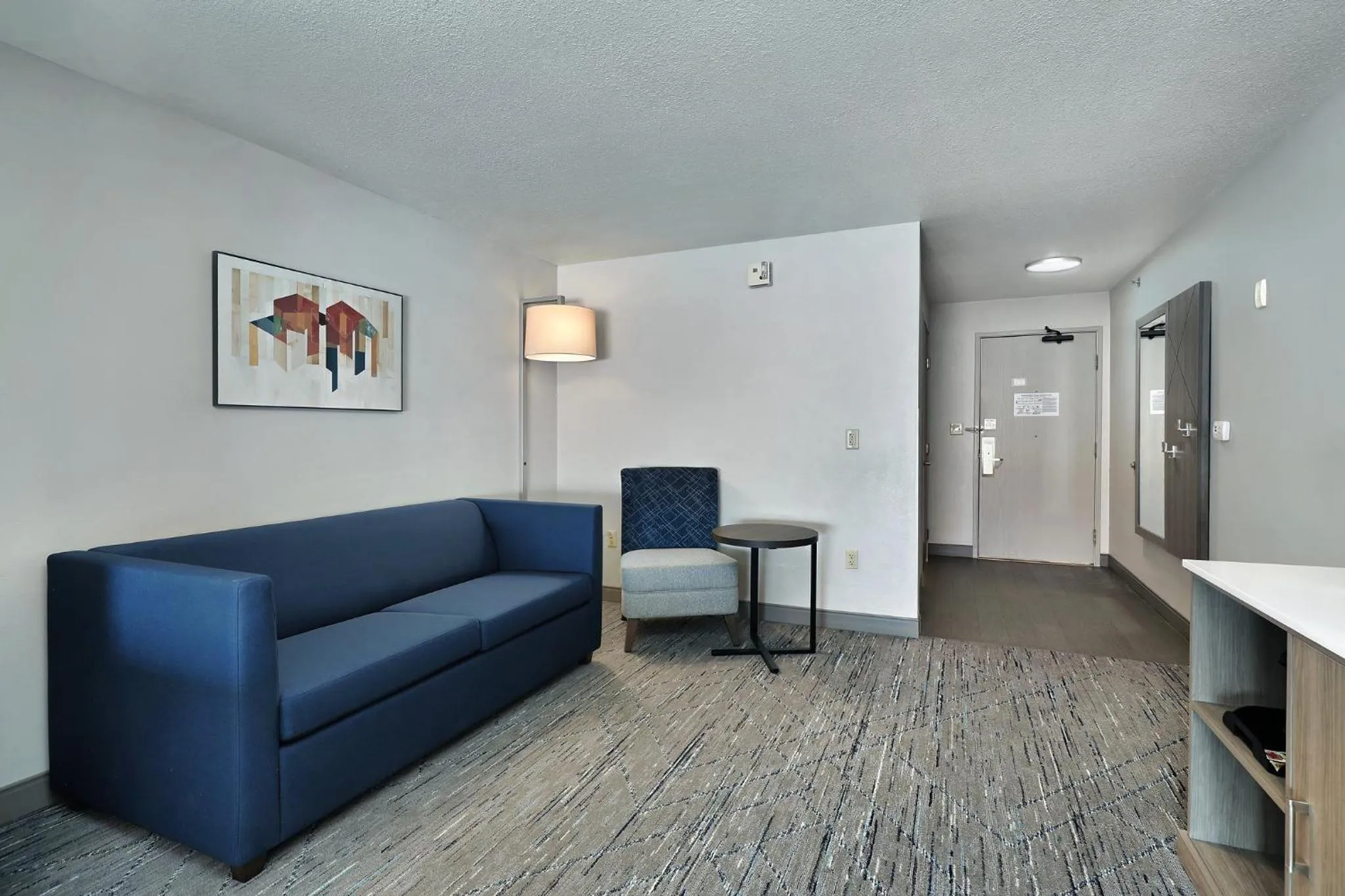 Bedroom in Holiday Inn Express Hotel & Suites Milwaukee-New Berlin by IHG