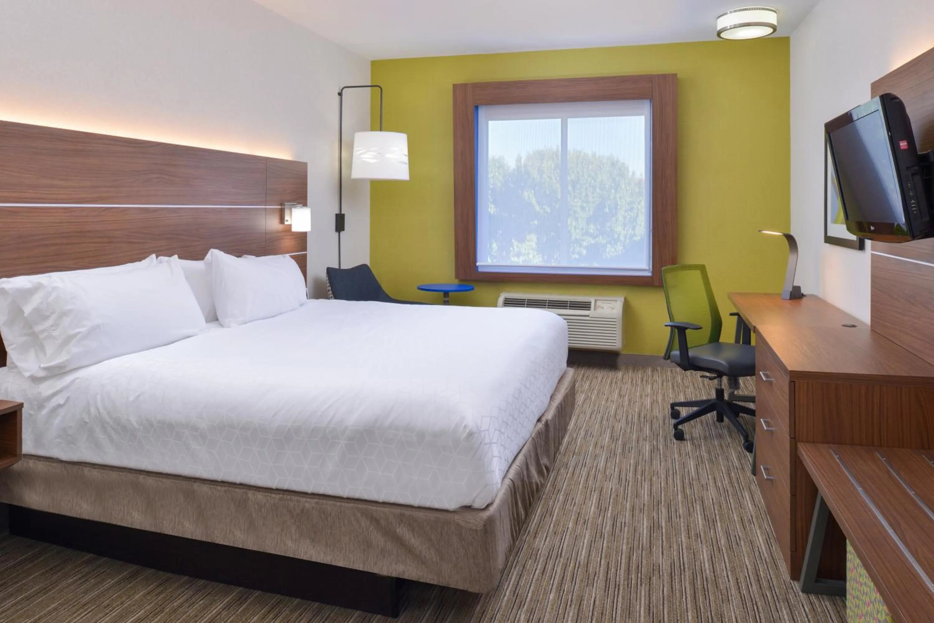 Photo of the whole room, Bed in Holiday Inn Express Hotel & Suites Abilene Mall South by IHG