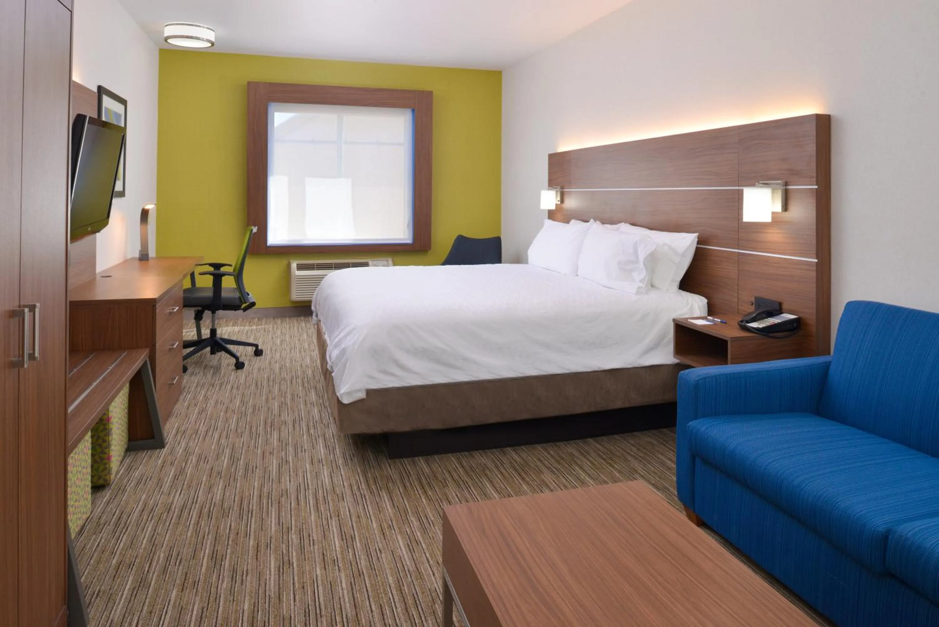 Photo of the whole room, Bed in Holiday Inn Express Hotel & Suites Abilene Mall South by IHG