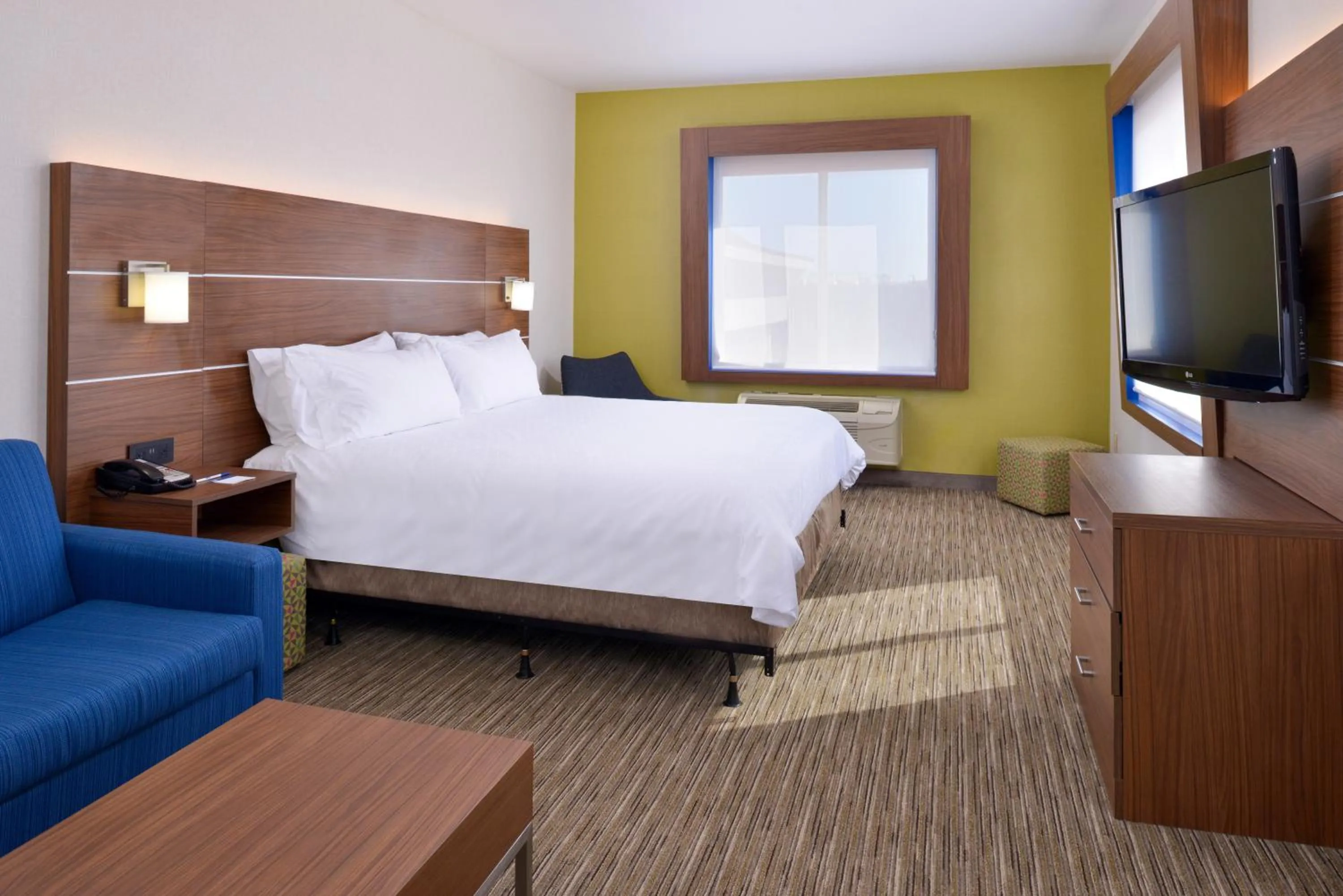 Photo of the whole room, Bed in Holiday Inn Express Hotel & Suites Abilene Mall South by IHG