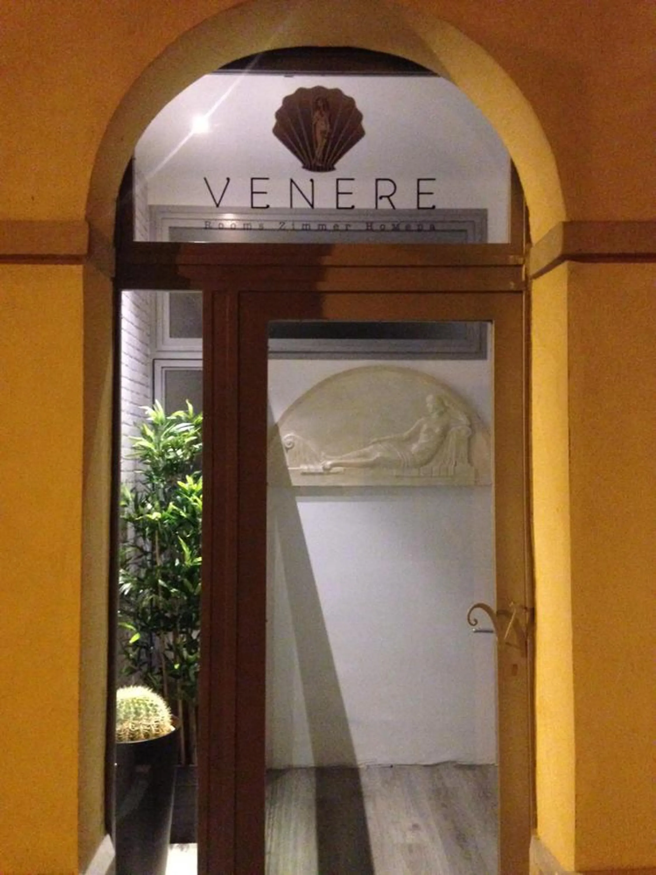 Facade/entrance in Venere Rooms