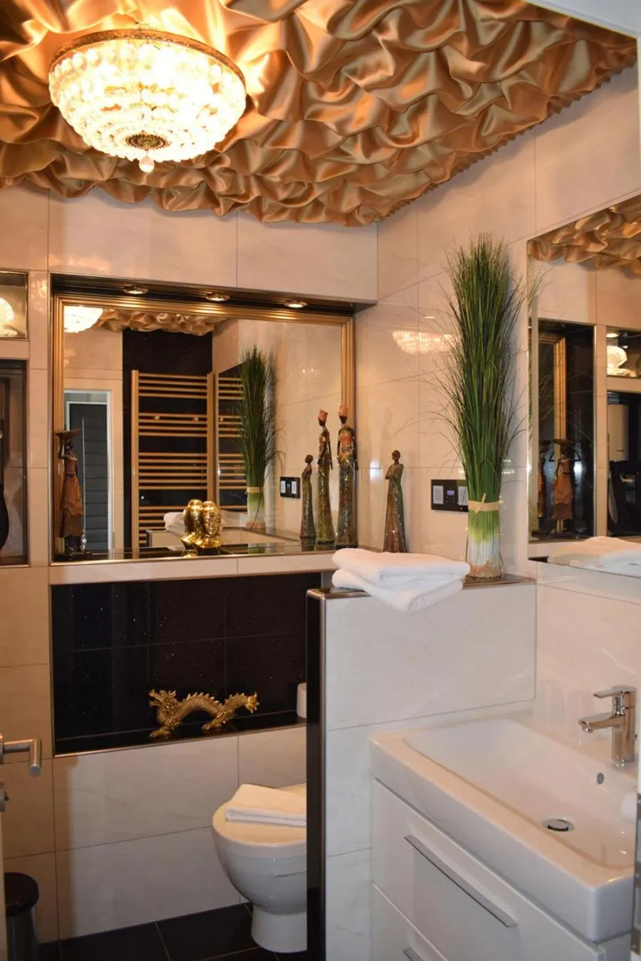 Bathroom in Schloss Kirchham Appartement - & Wellnessanlage