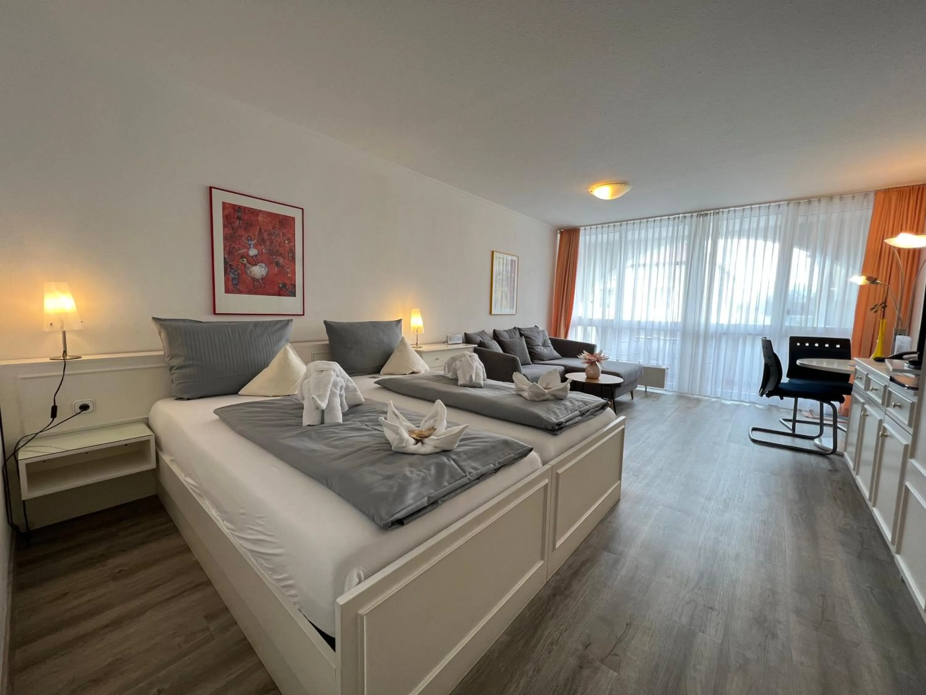 Photo of the whole room, Bed in Schloss Kirchham Appartement - & Wellnessanlage