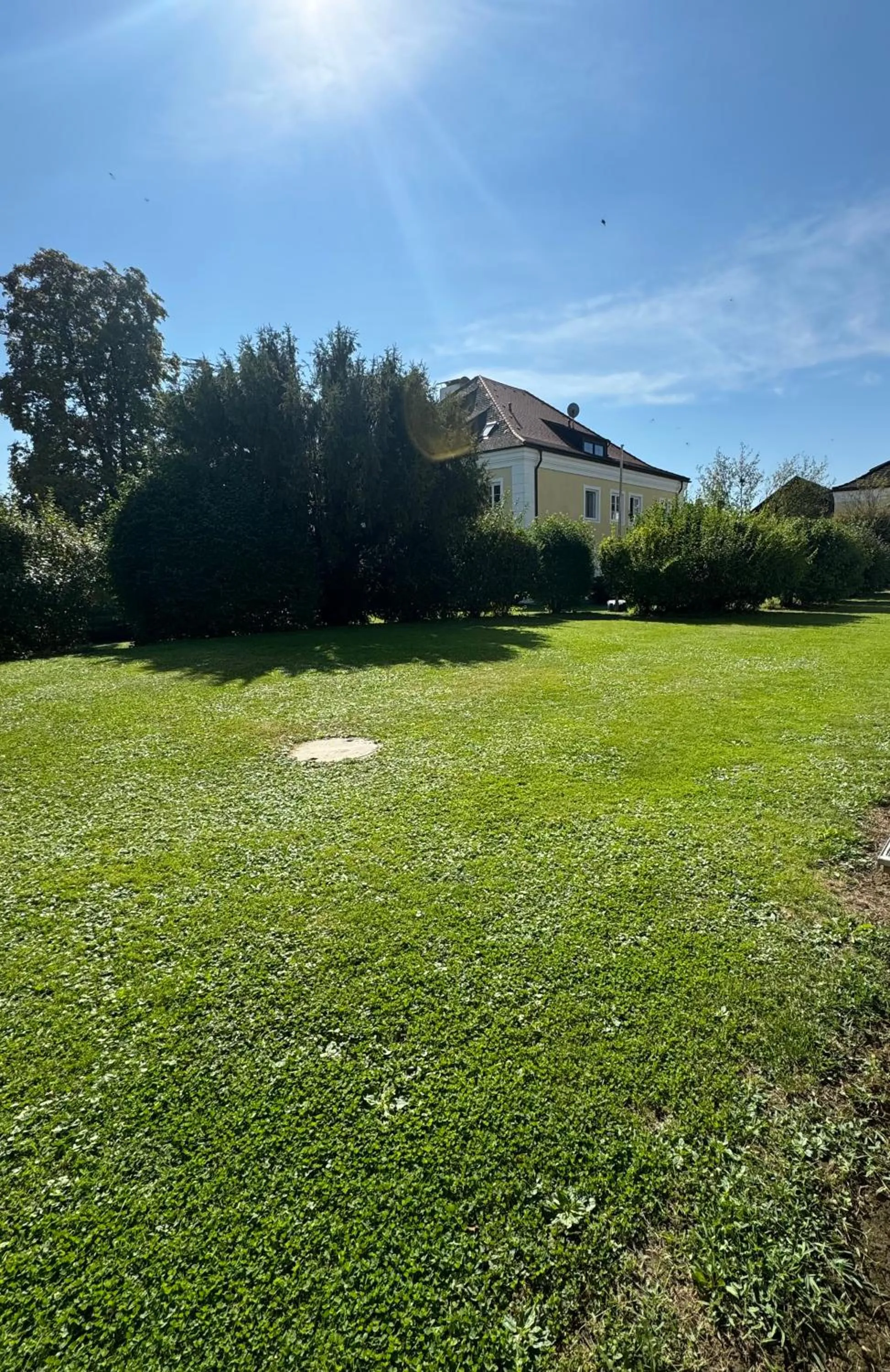 Garden view in Schloss Kirchham Appartement - & Wellnessanlage