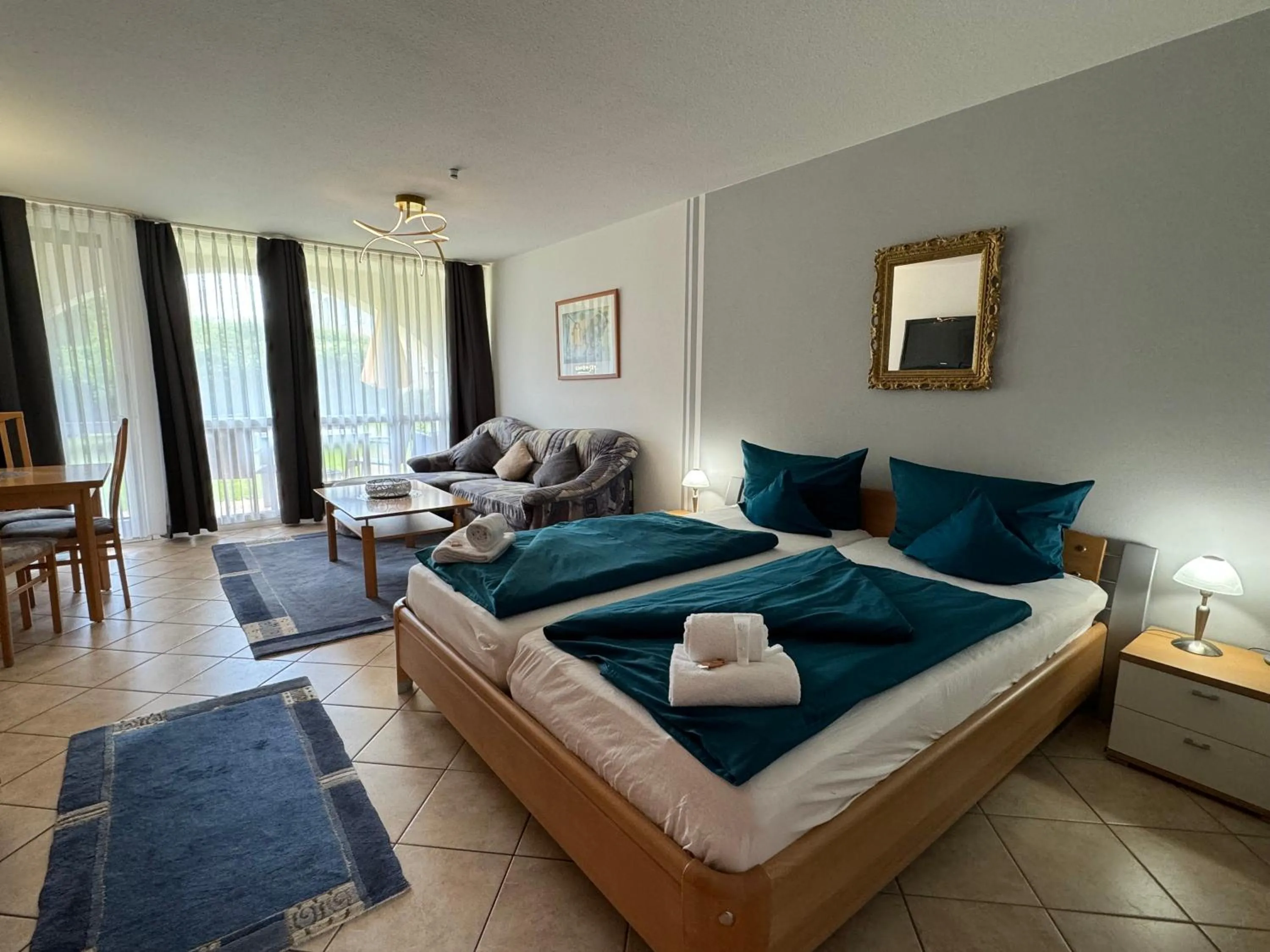 Photo of the whole room, Bed in Schloss Kirchham Appartement - & Wellnessanlage