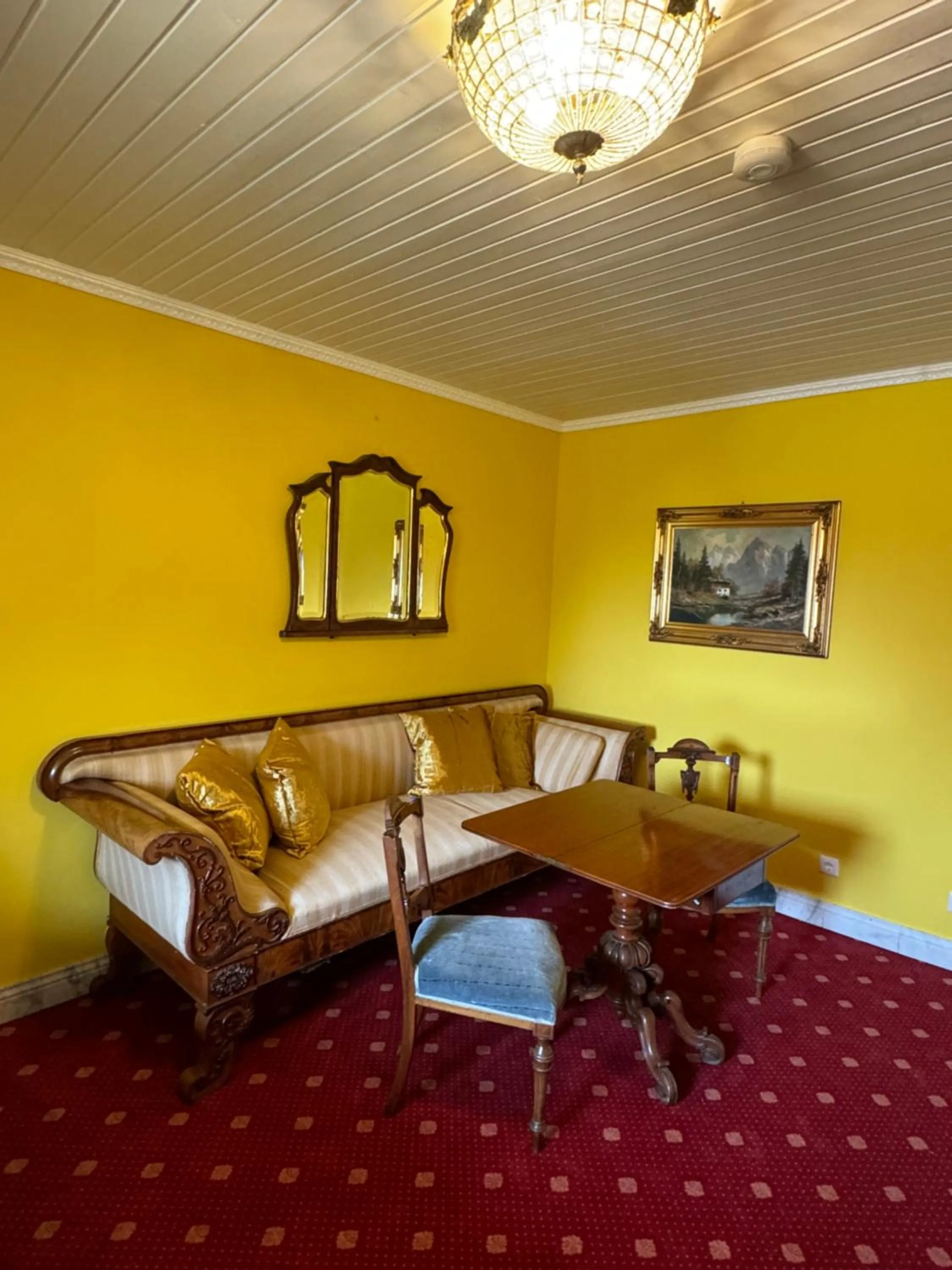 Photo of the whole room in Schloss Kirchham Appartement - & Wellnessanlage