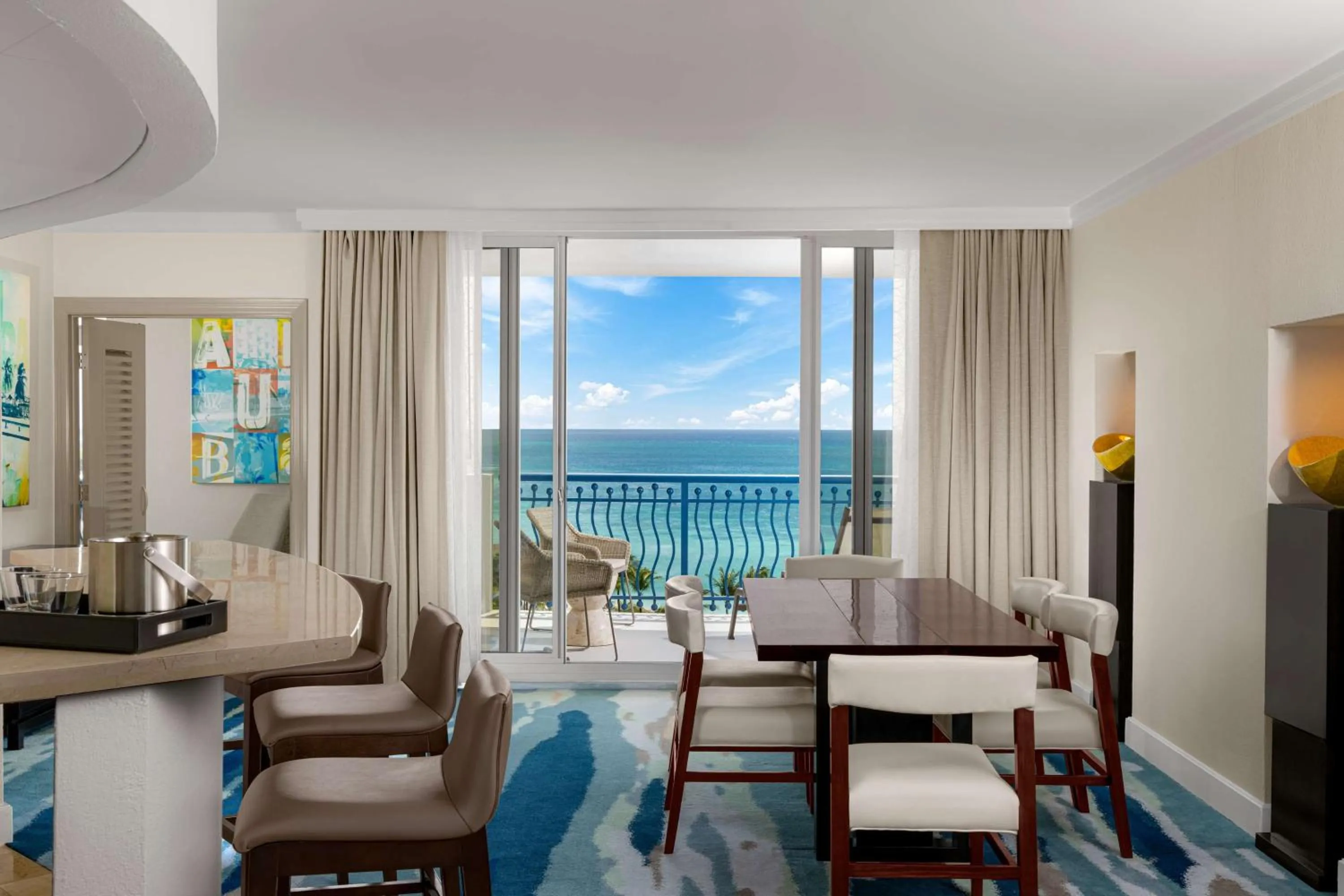 Living room in Hilton Aruba Caribbean Resort & Casino