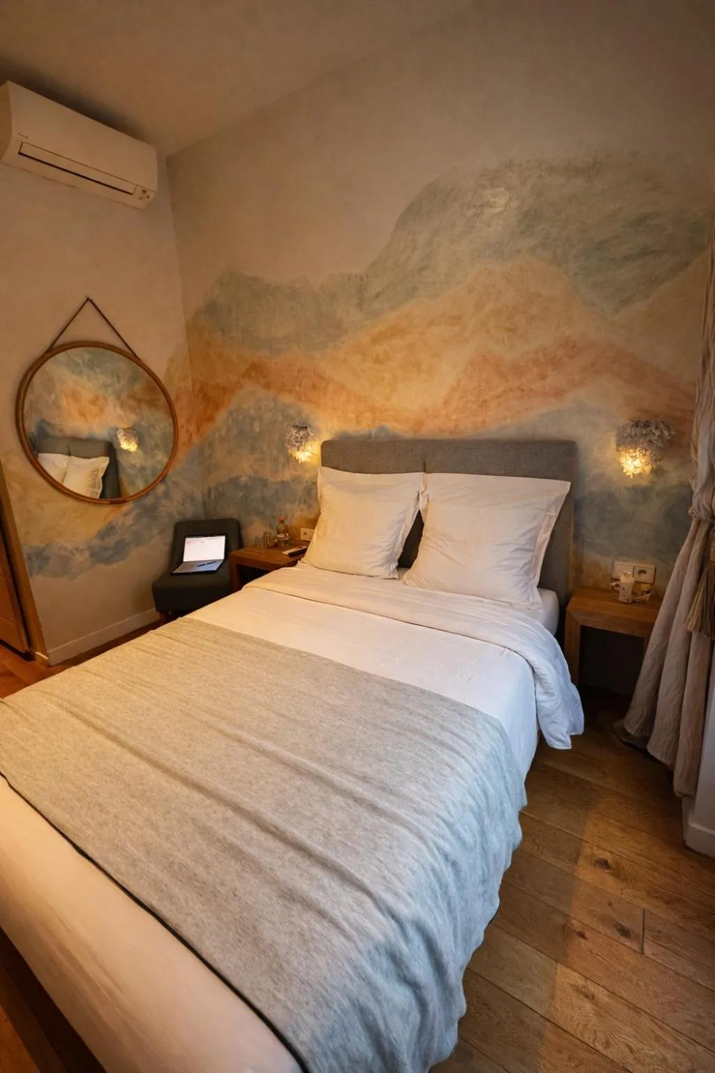 Bedroom, Bed in Hotel De La Mer