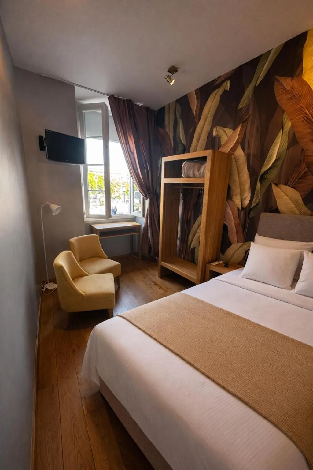 Bedroom, Bed in Hotel De La Mer