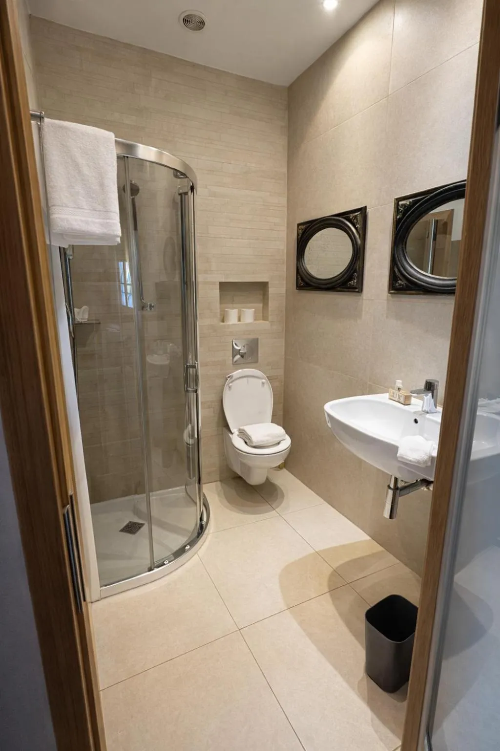 Bathroom in Hotel De La Mer