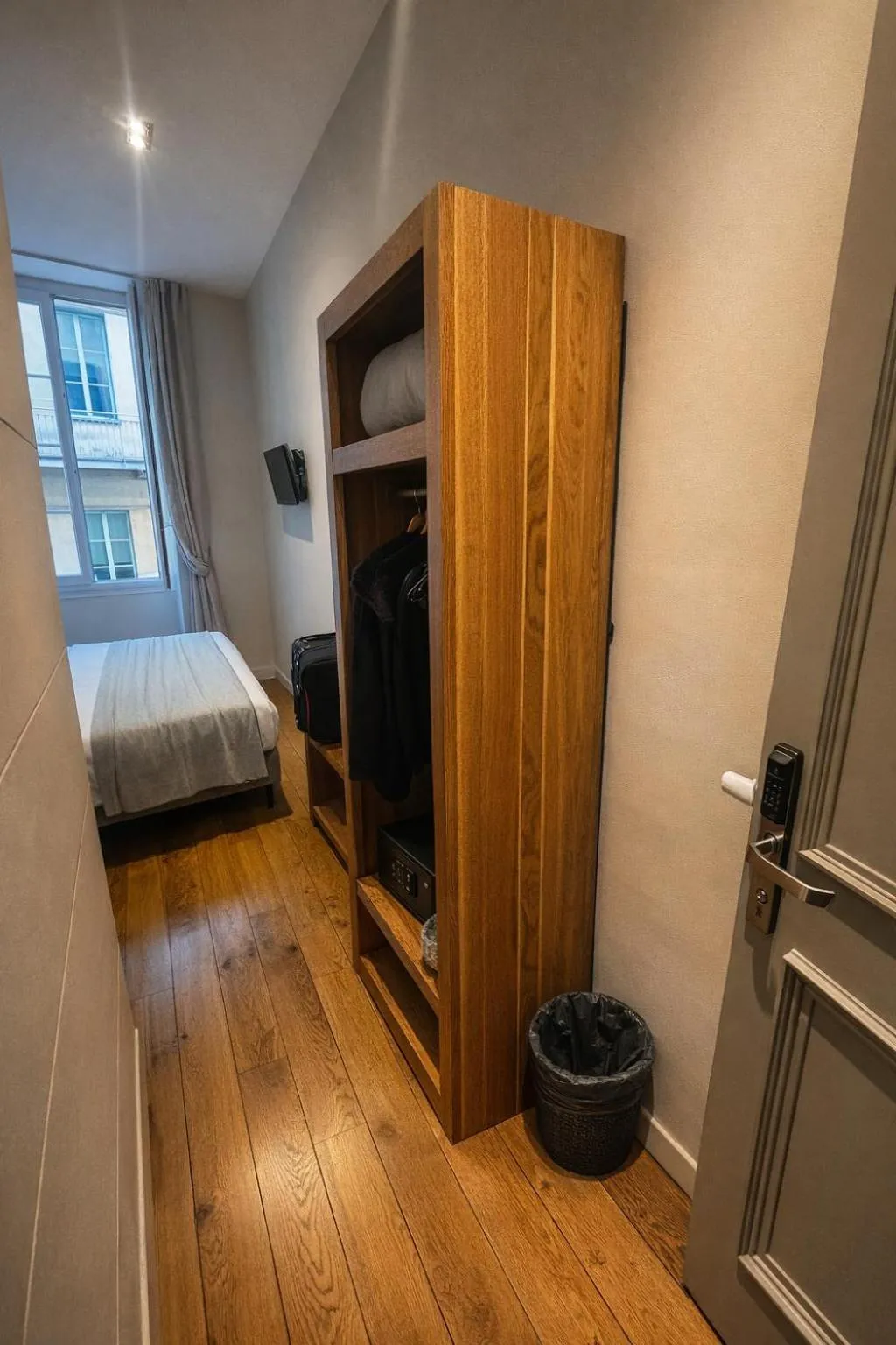 Bedroom, Bed in Hotel De La Mer