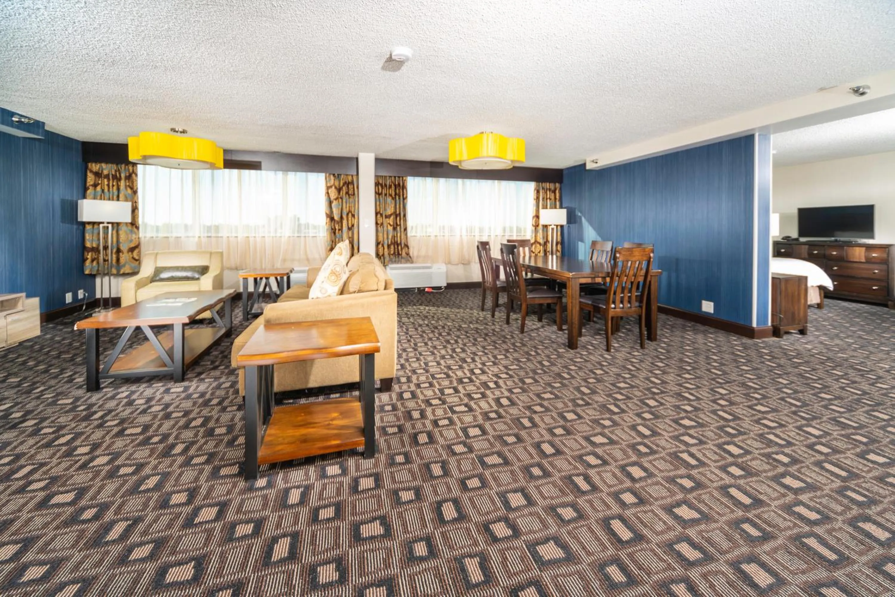 Photo of the whole room in Holiday Inn Louisville East - Hurstbourne by IHG
