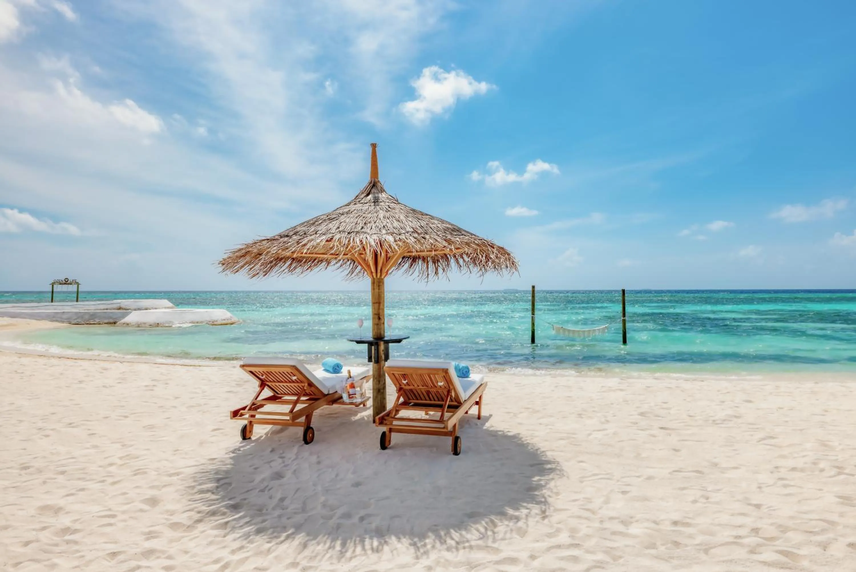 Lounge or bar in OZEN LIFE MAADHOO - Luxury All Inclusive with Free Transfers