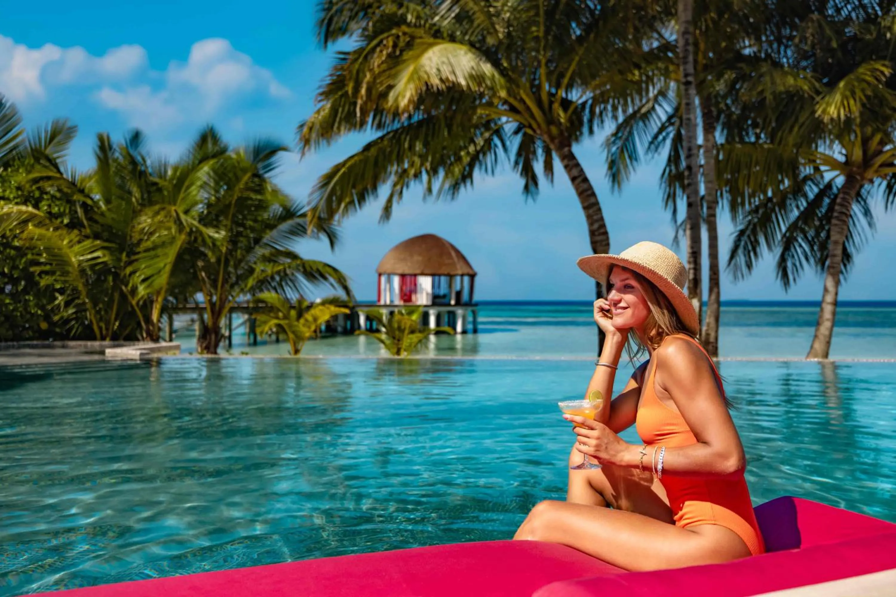 Lounge or bar in OZEN LIFE MAADHOO - Luxury All Inclusive with Free Transfers