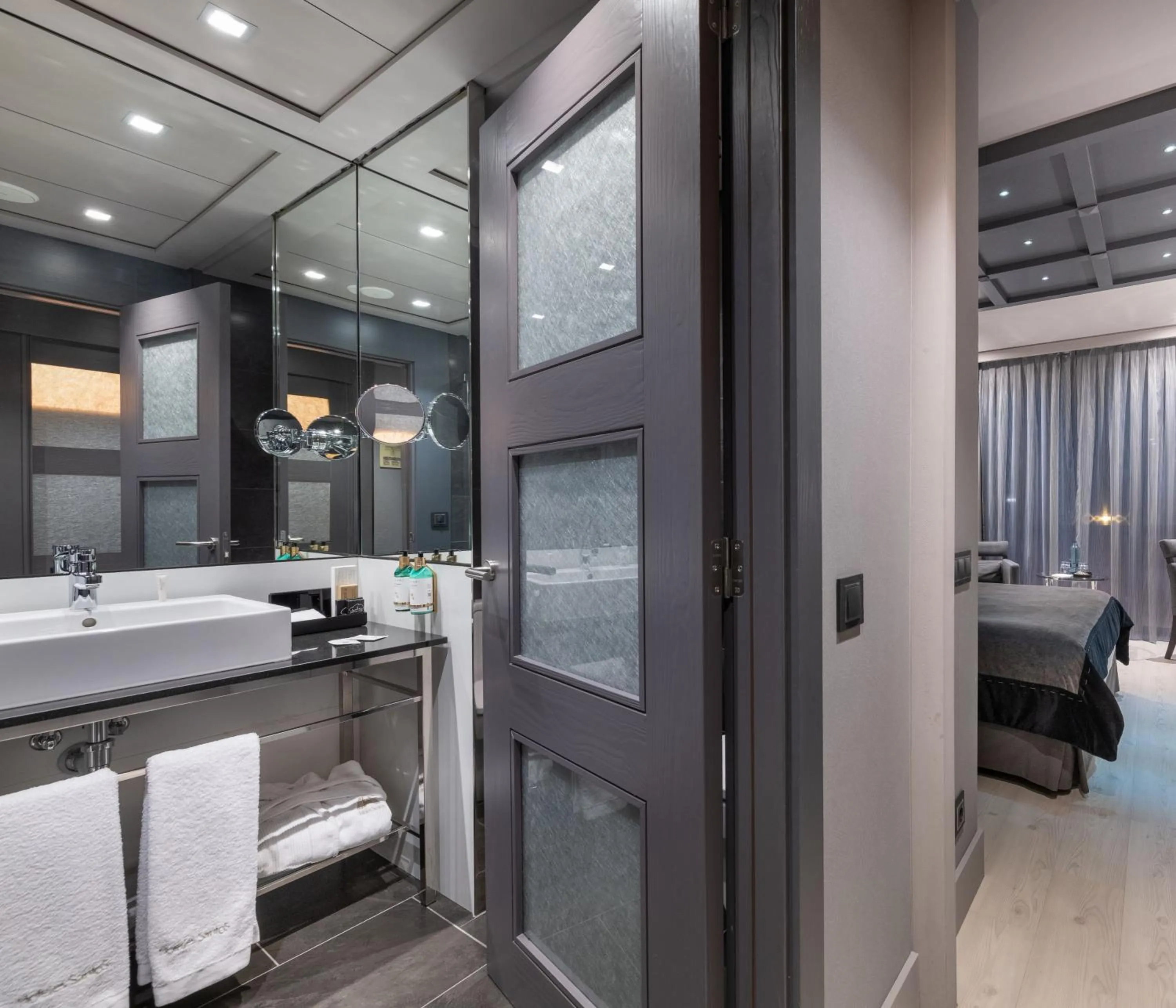 Shower in Hotel Val de Neu G.L.