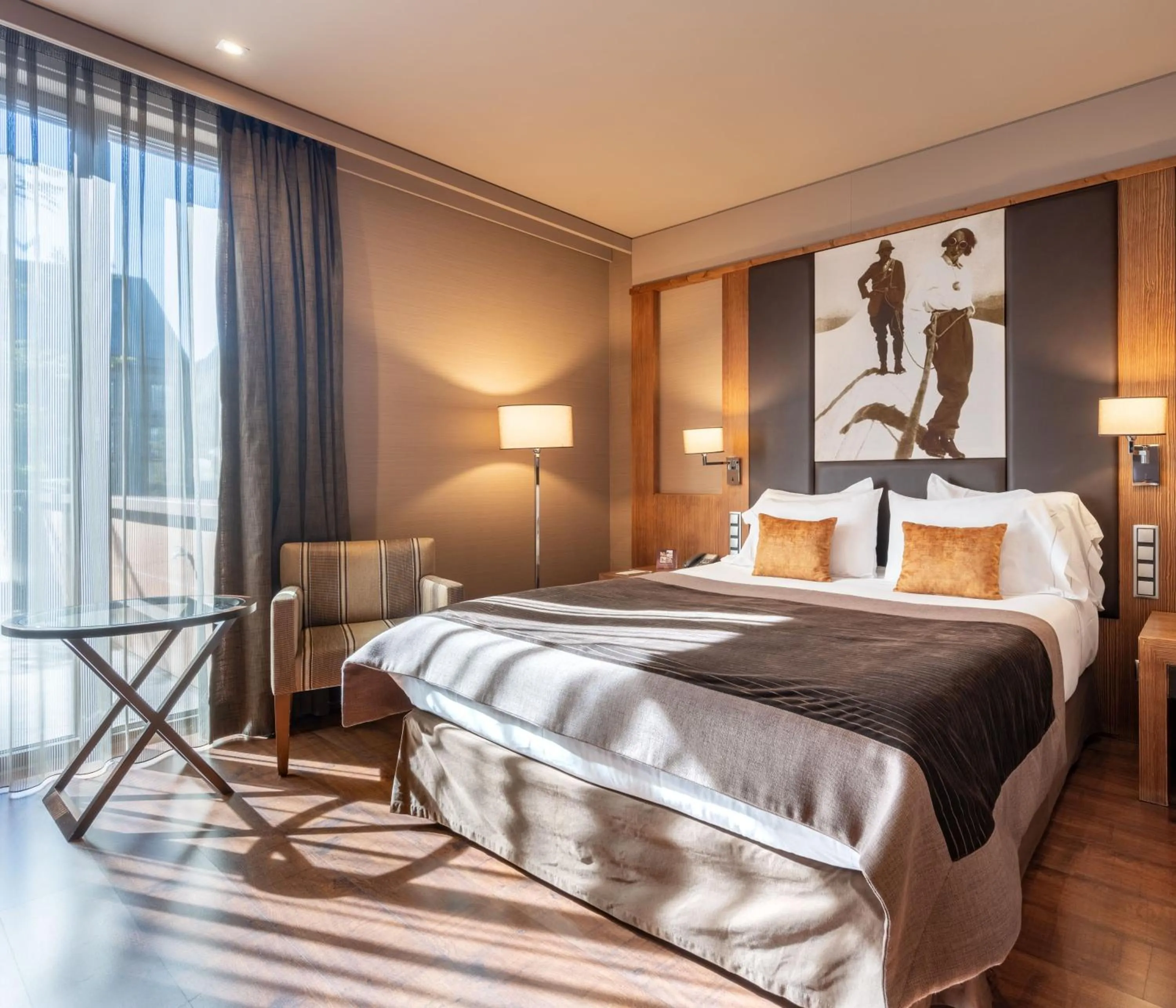 Bedroom in Hotel Val de Neu G.L.