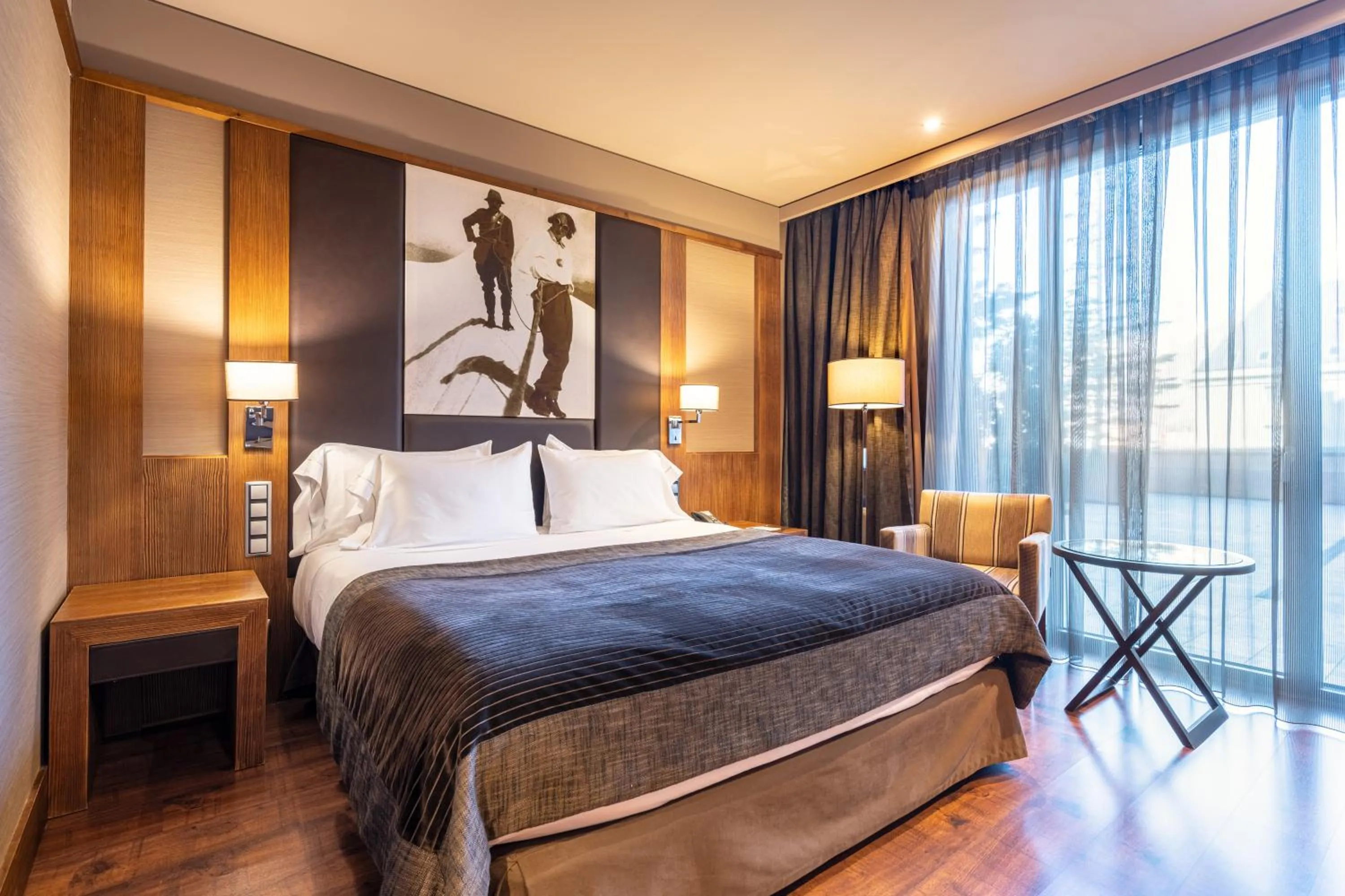 Bed in Hotel Val de Neu G.L.