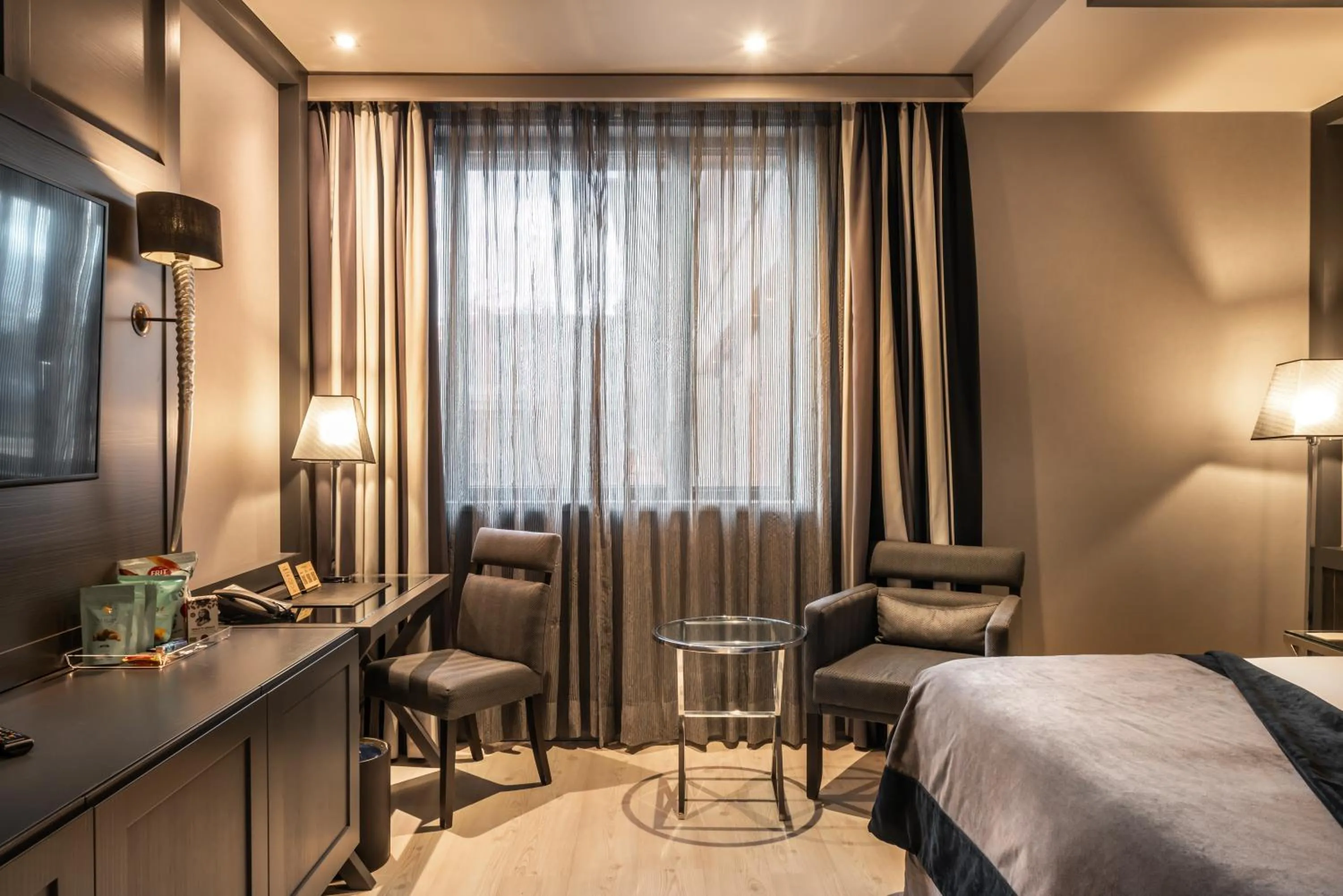 Bed in Hotel Val de Neu G.L.