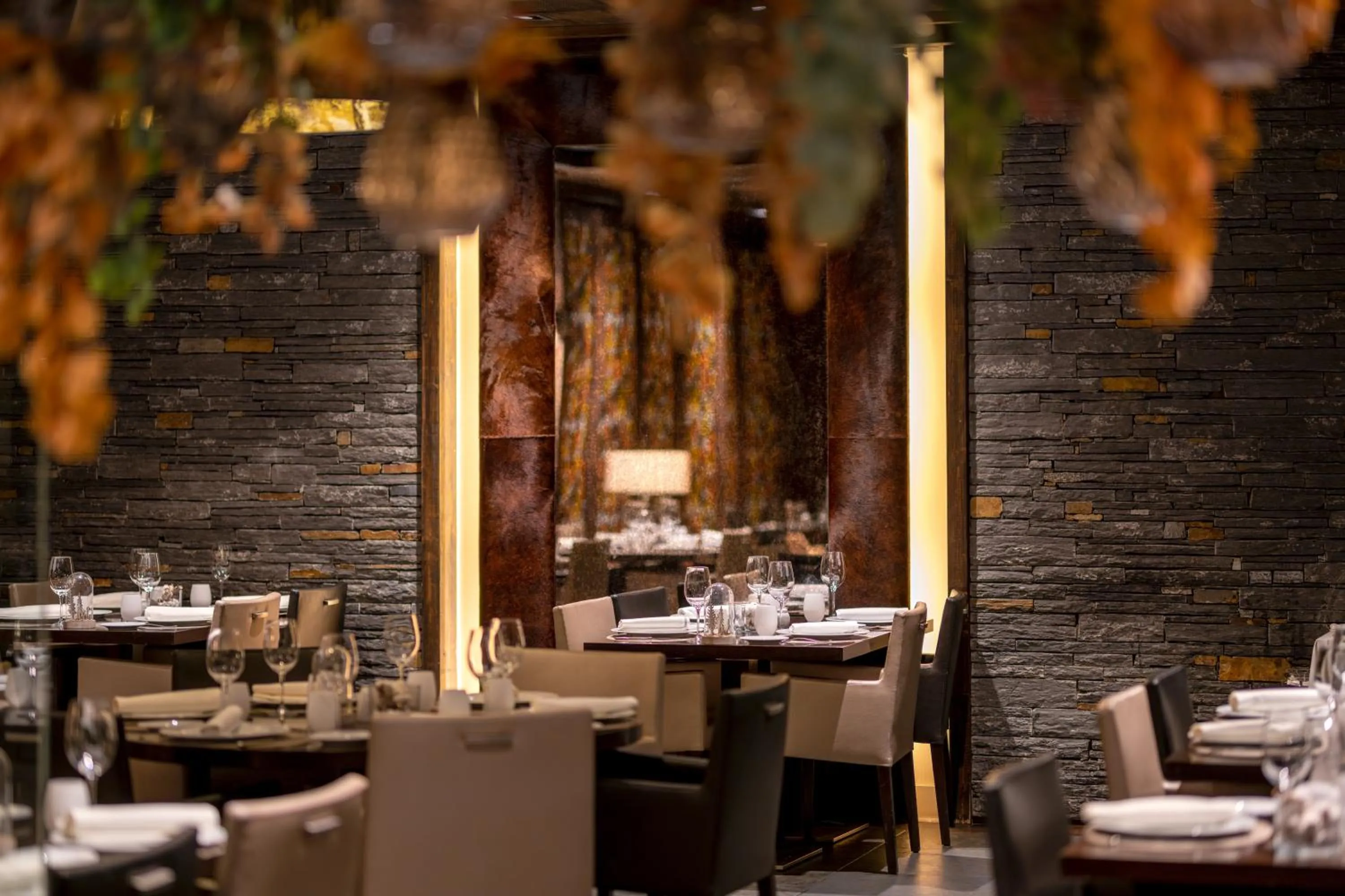 Restaurant/places to eat in Hotel Val de Neu G.L.