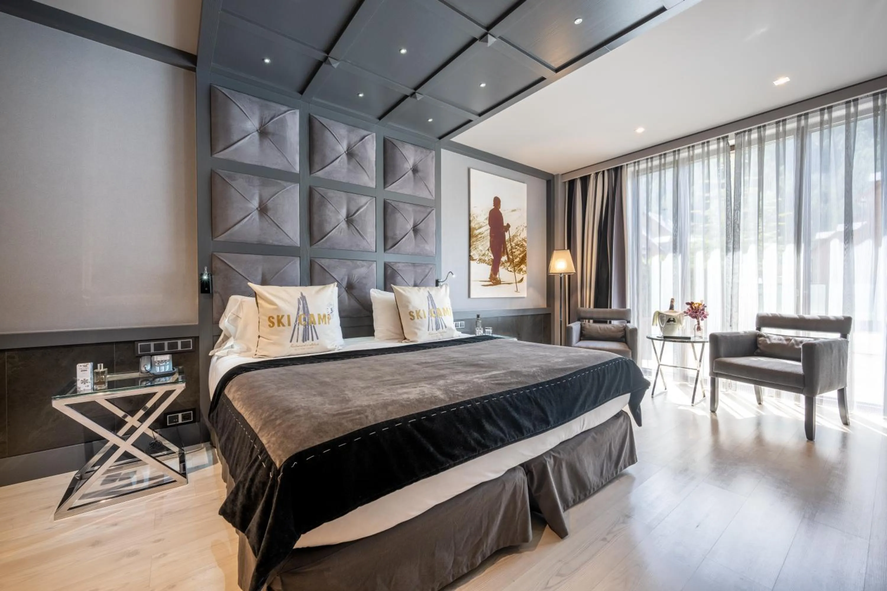 Bed in Hotel Val de Neu G.L.