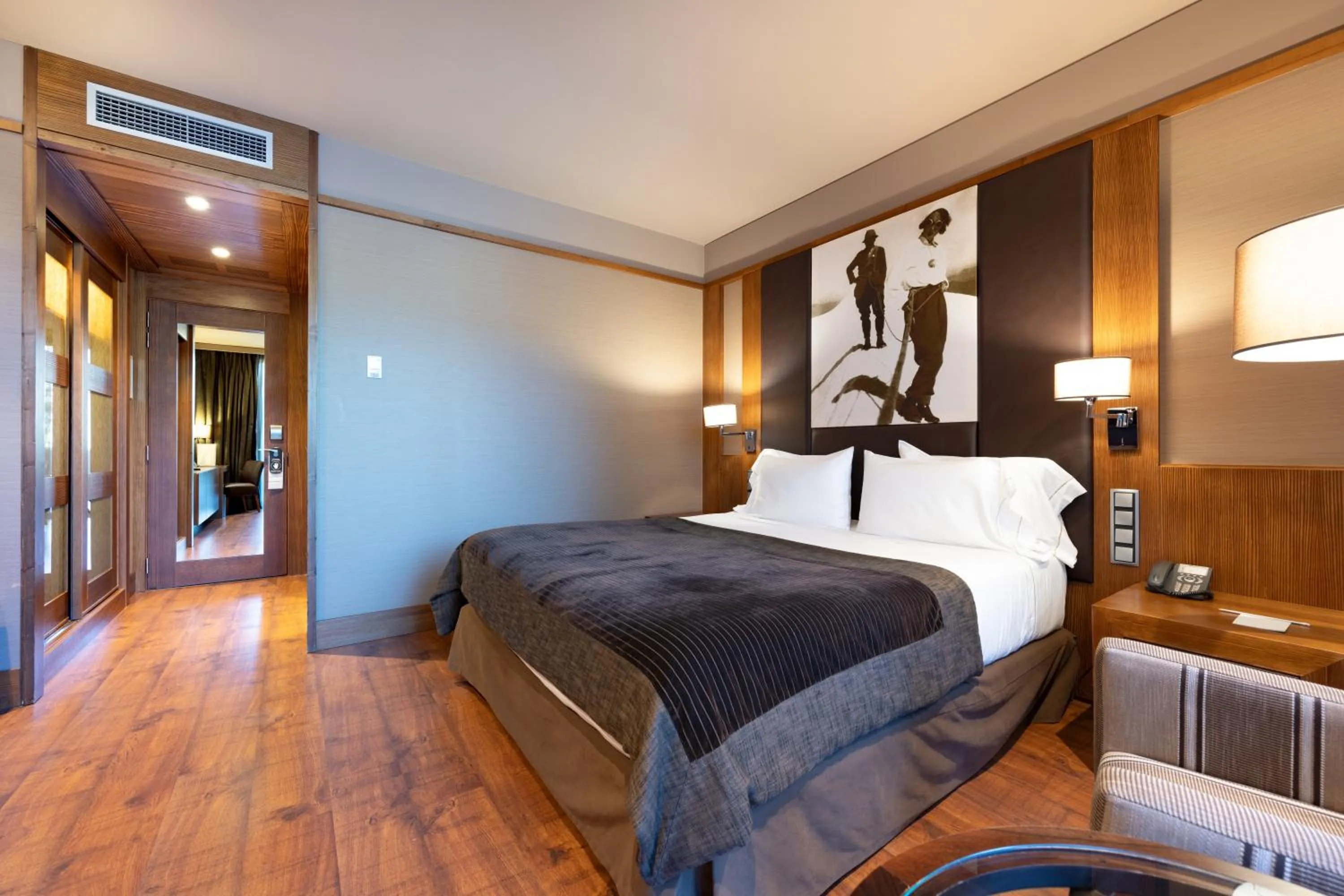 Bed in Hotel Val de Neu G.L.