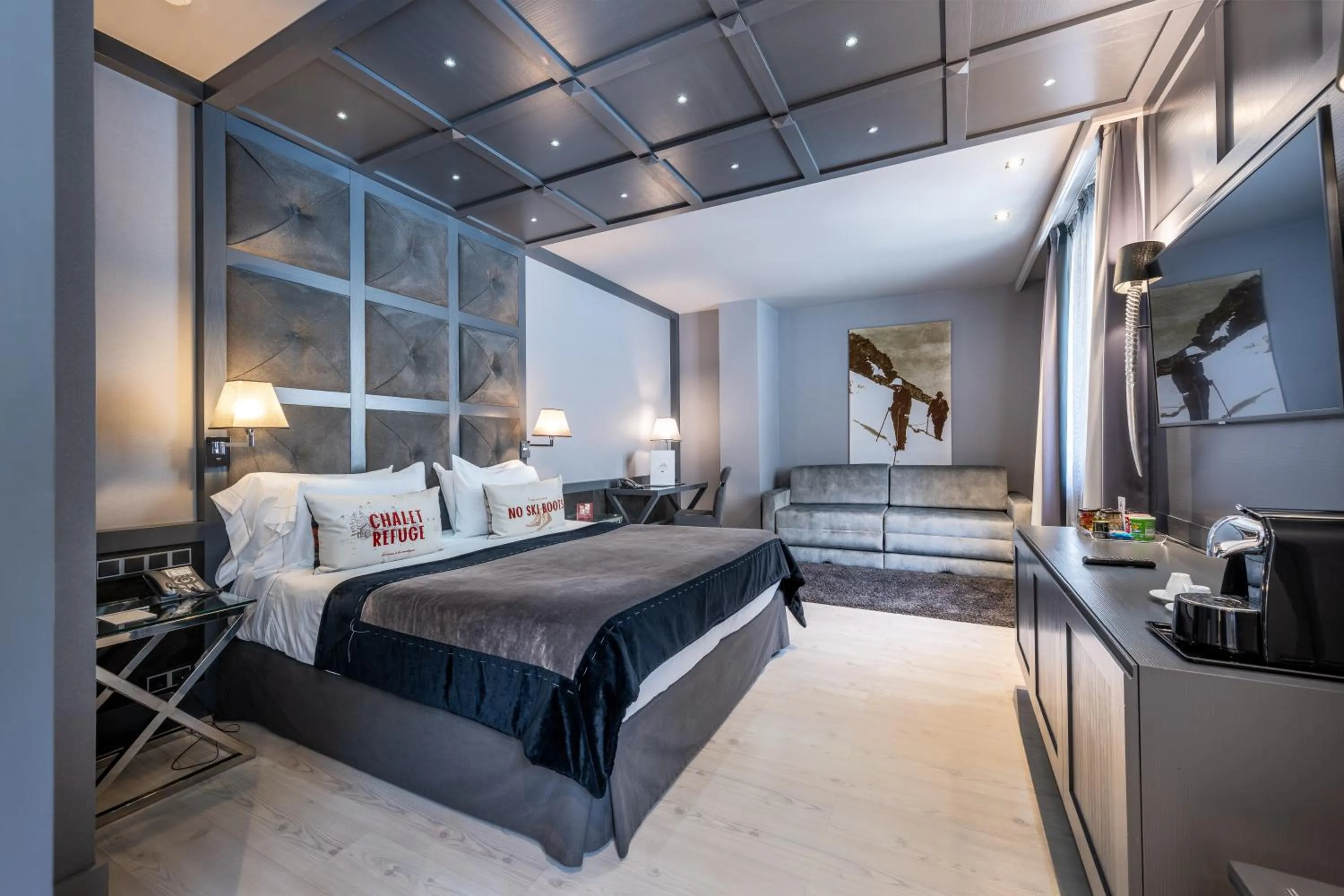 Bed in Hotel Val de Neu G.L.