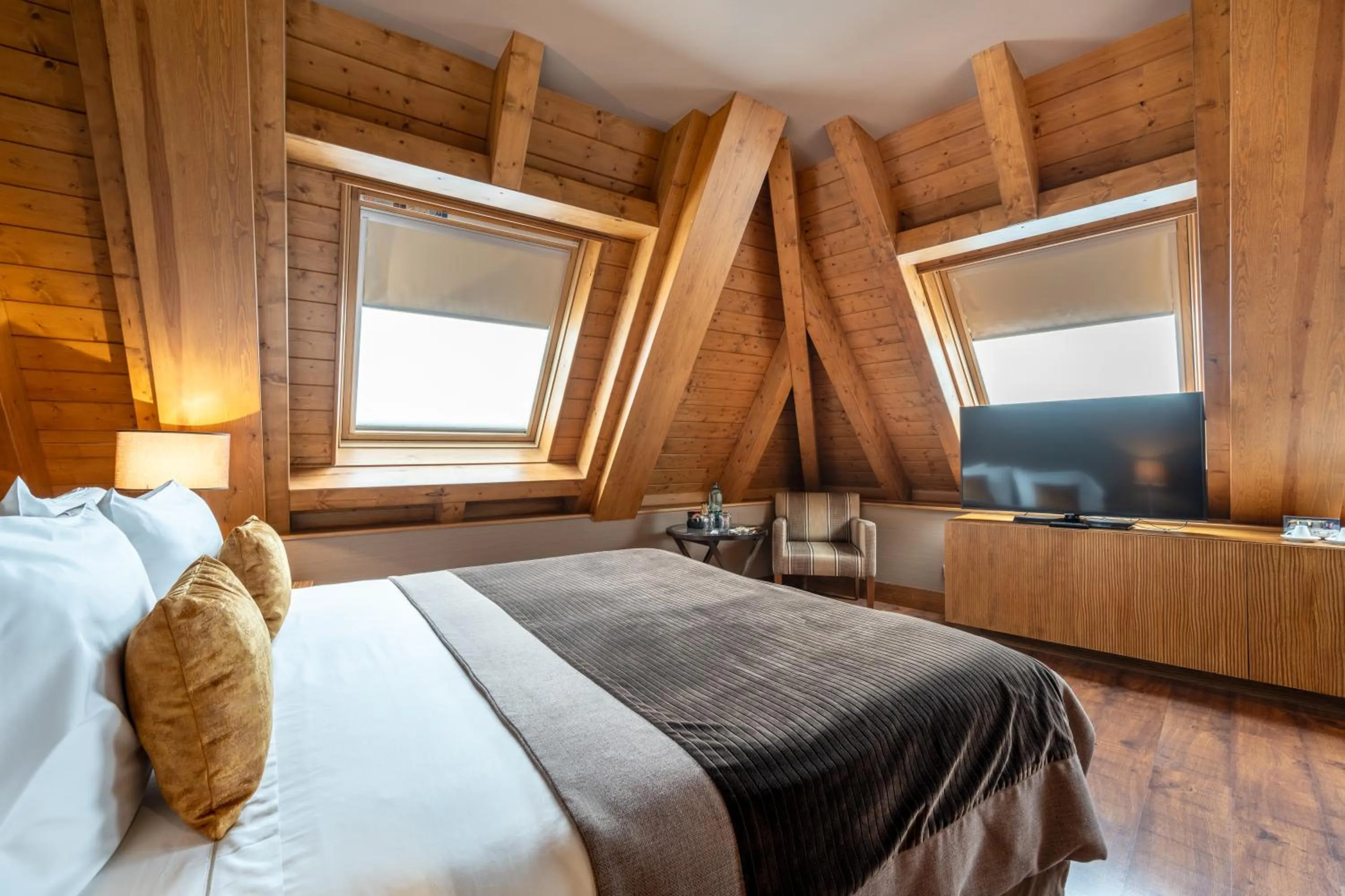 Bed in Hotel Val de Neu G.L.