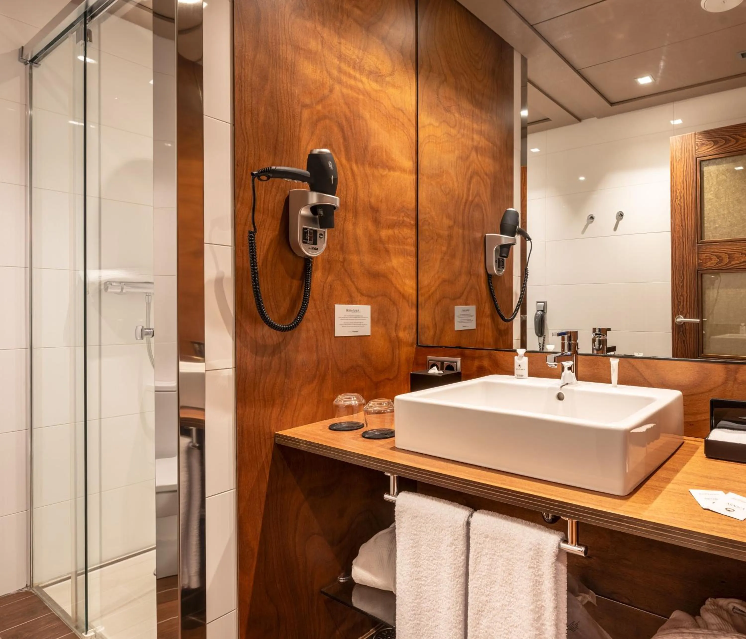 Shower in Hotel Val de Neu G.L.