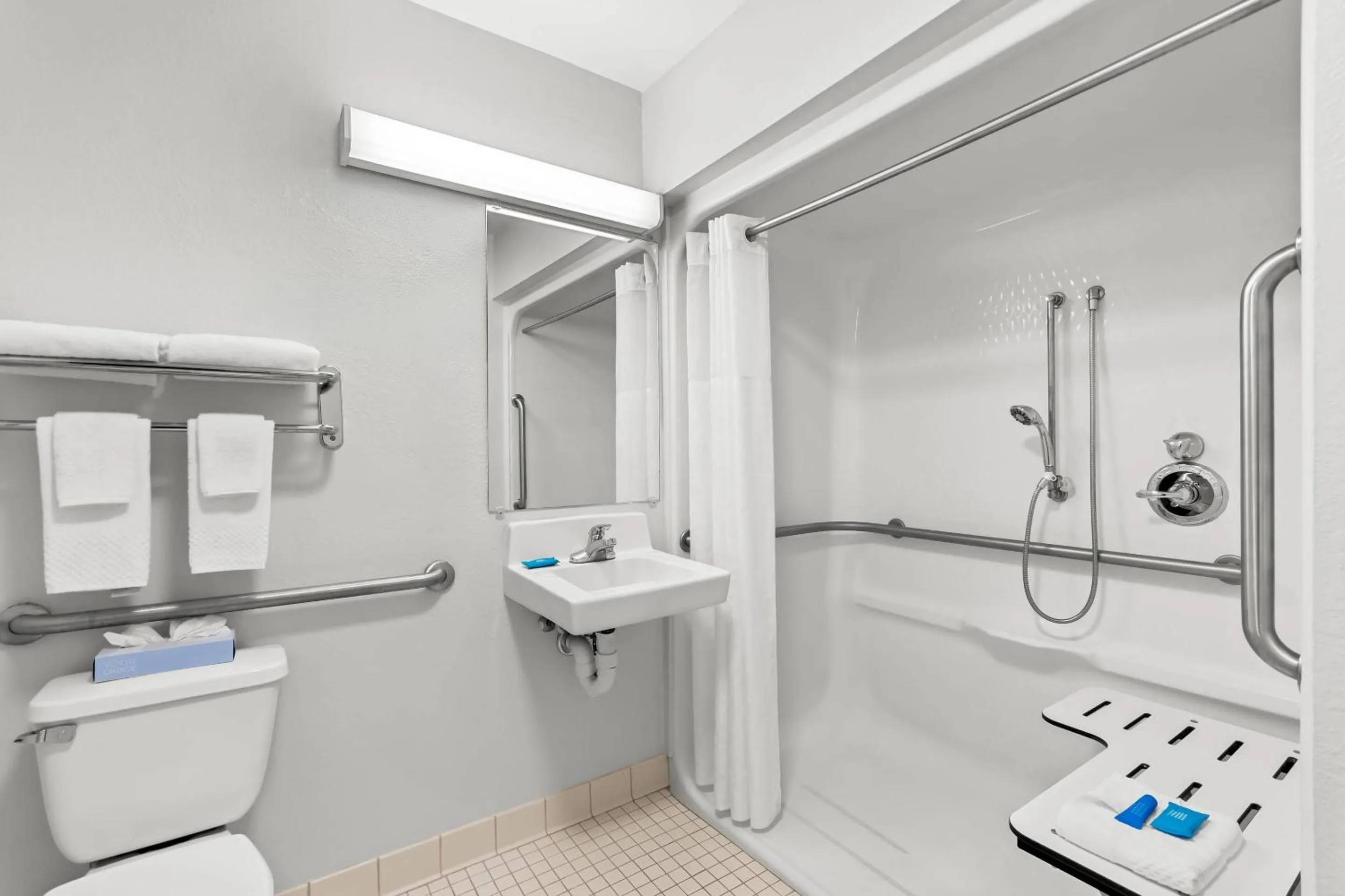 Bedroom in MainStay Suites Louisville Jeffersontown