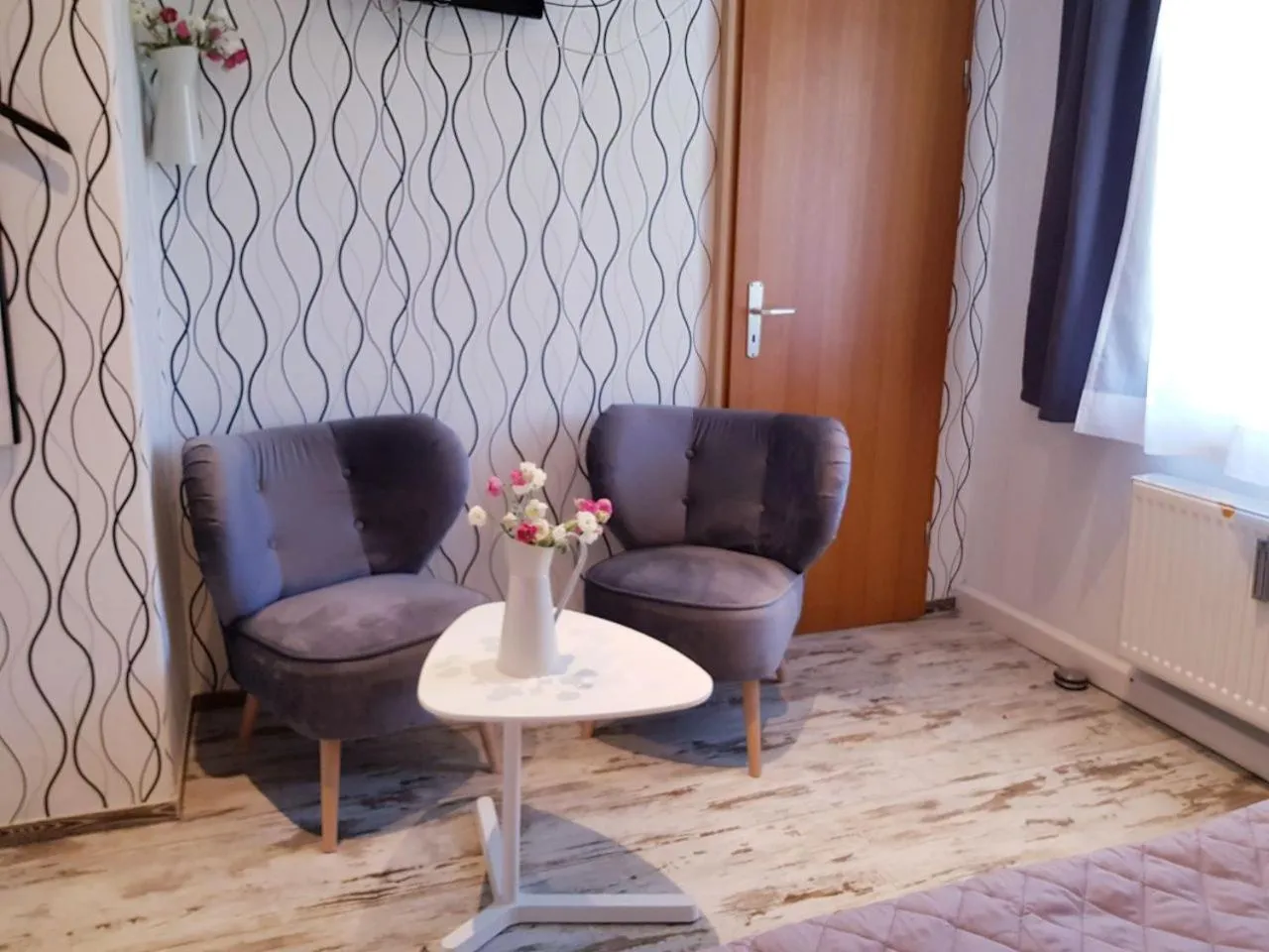 Photo of the whole room in LA Boutique House