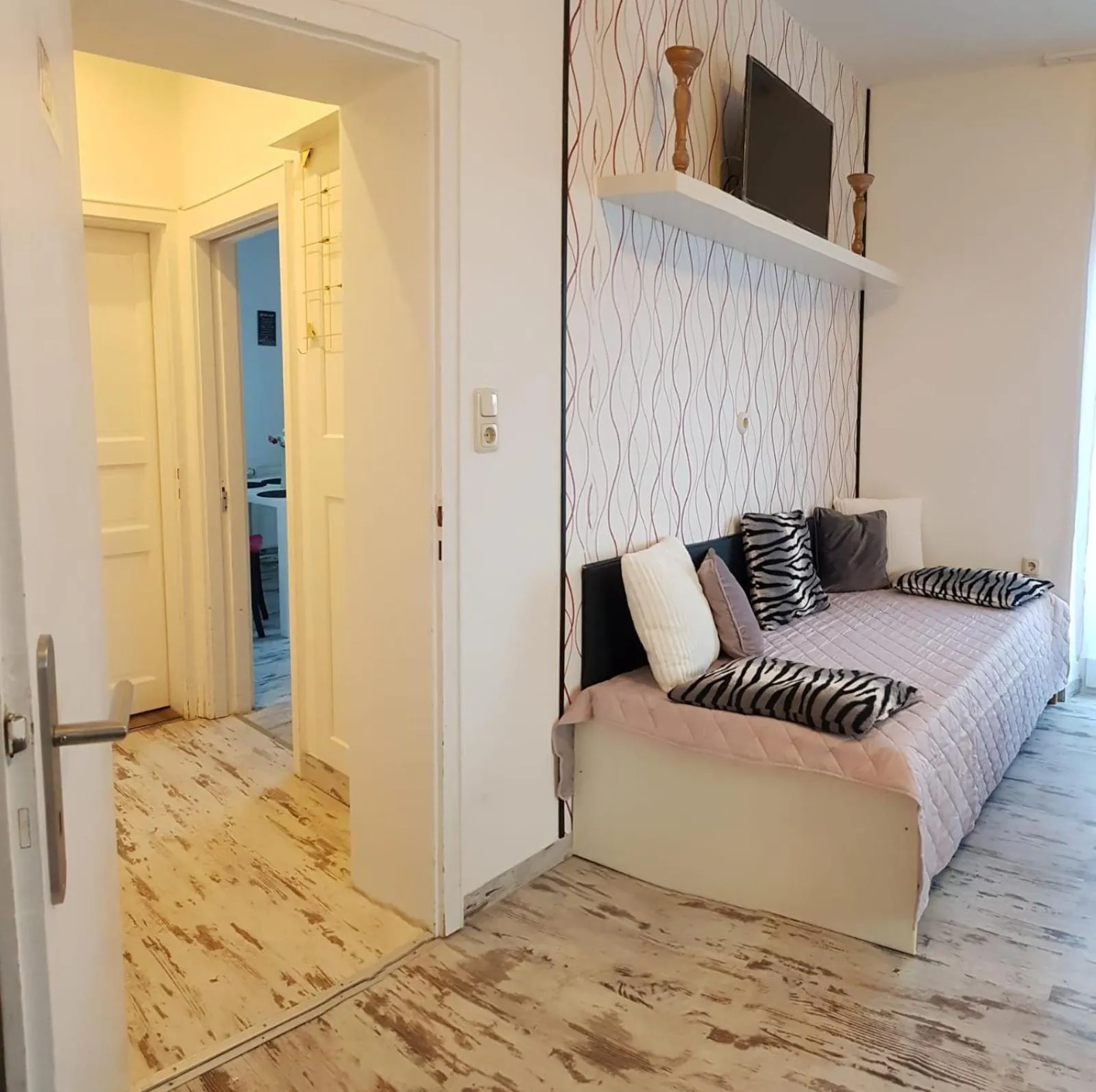 Bed in LA Boutique House