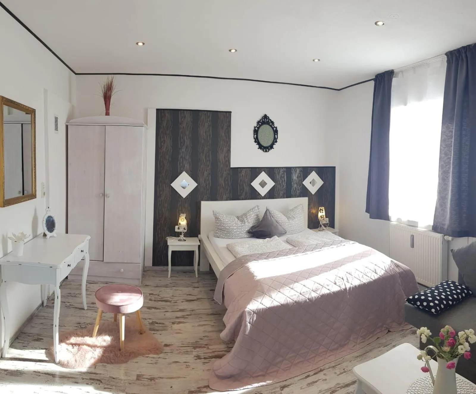 Bed in LA Boutique House