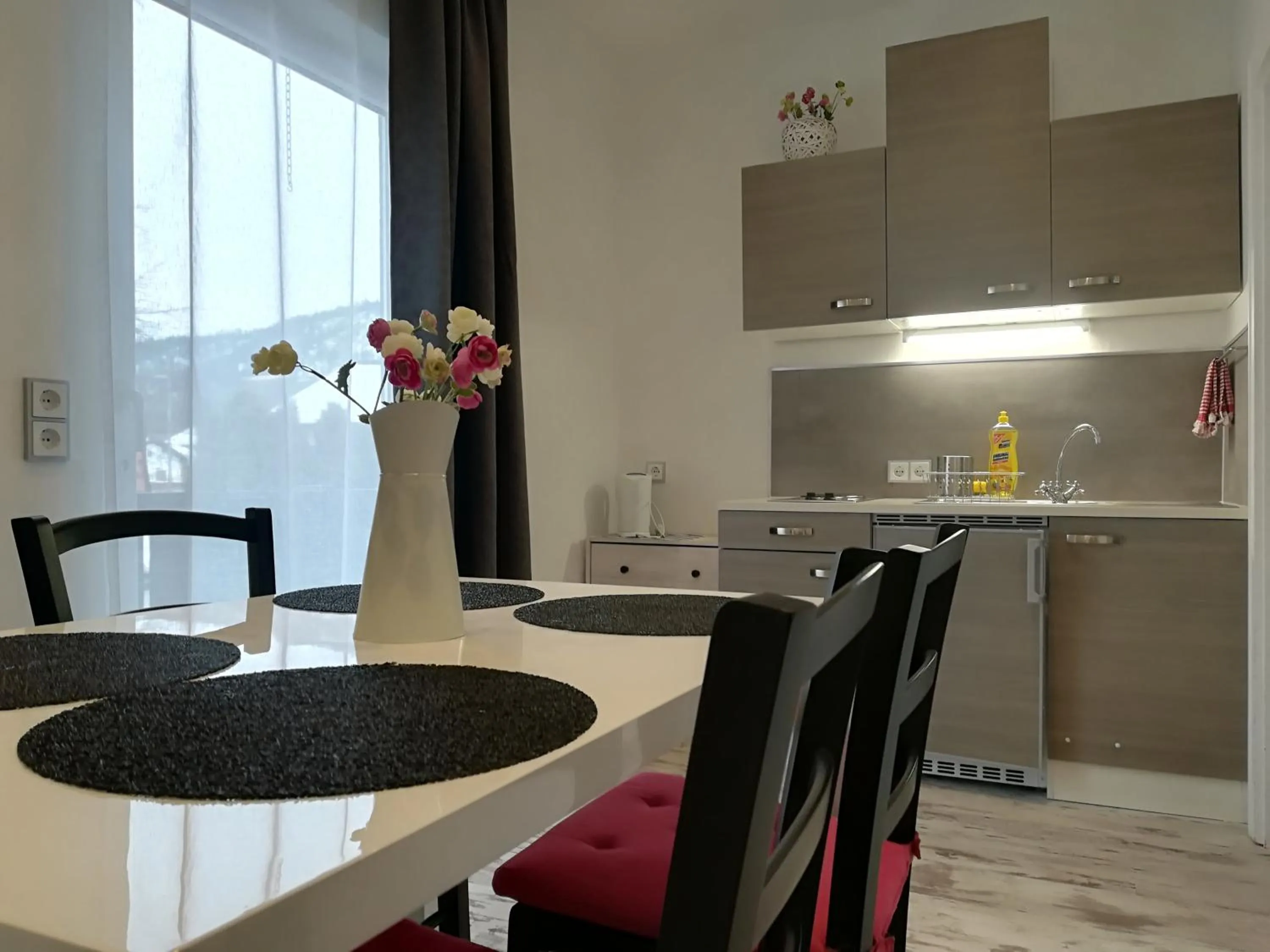 Kitchen or kitchenette in LA Boutique House