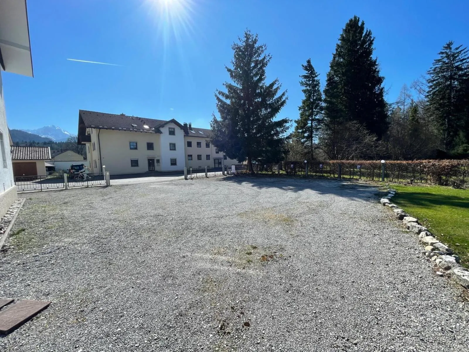 Parking in LA Boutique House