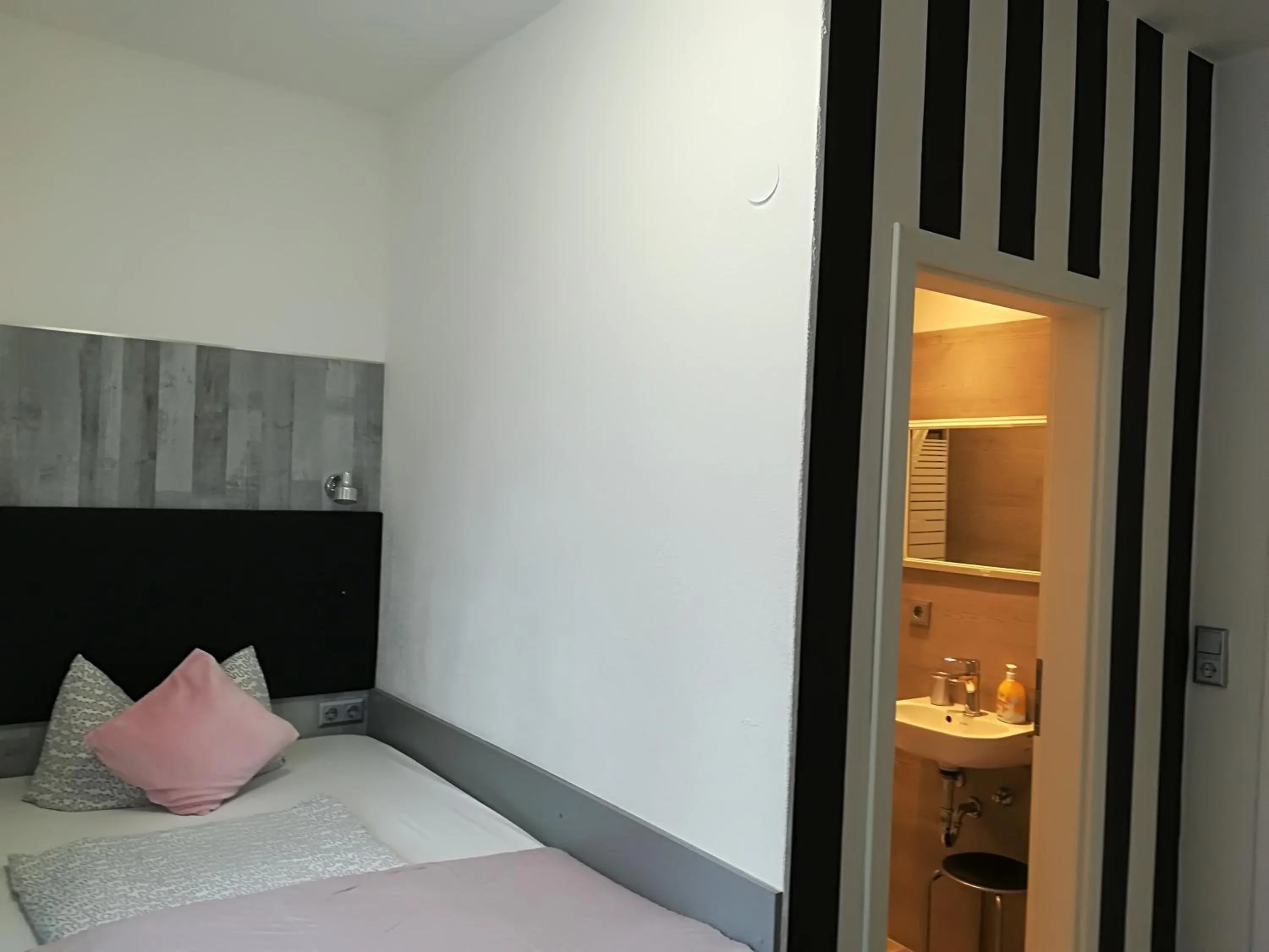 Bed in LA Boutique House