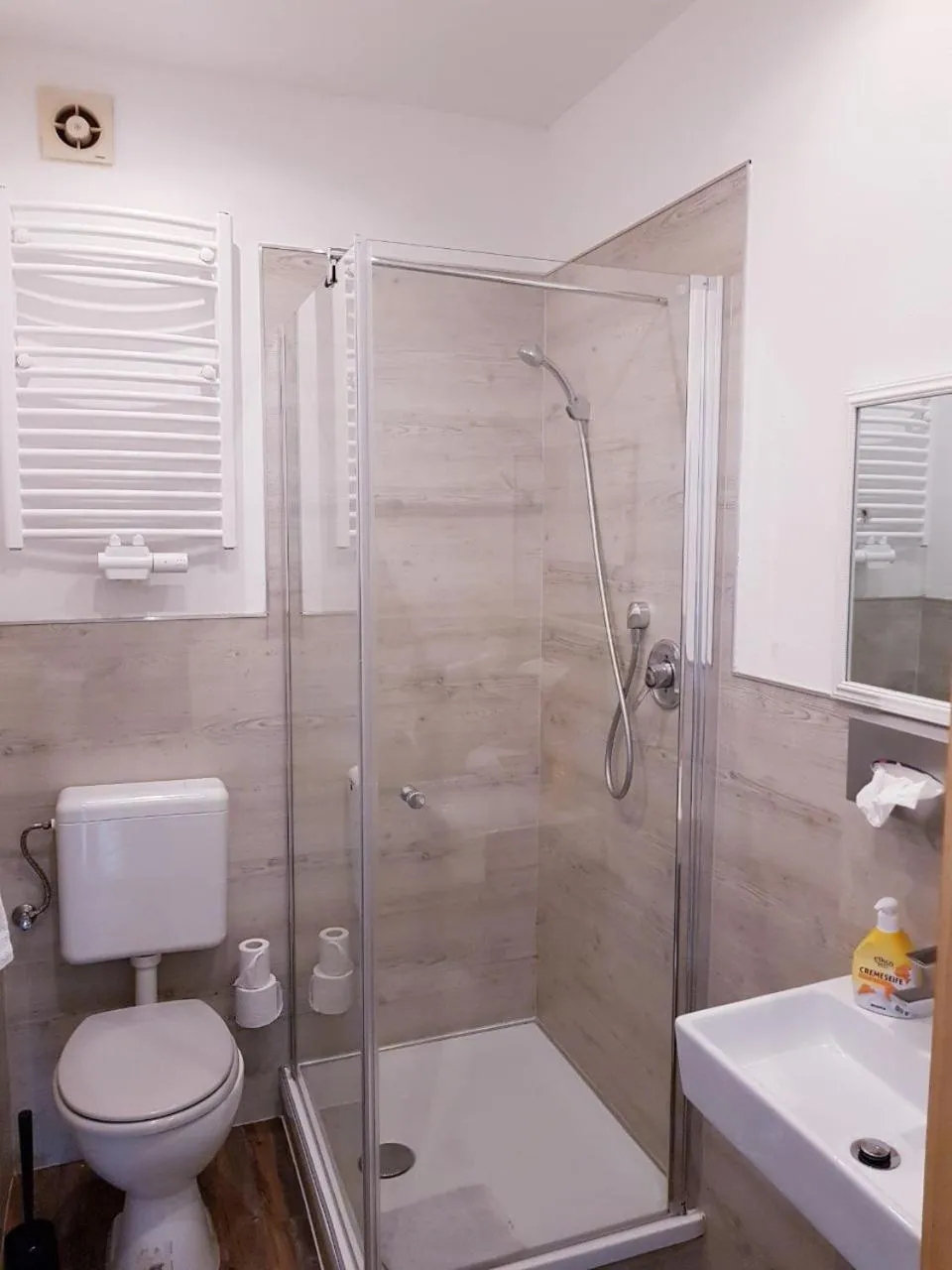 Shower in LA Boutique House