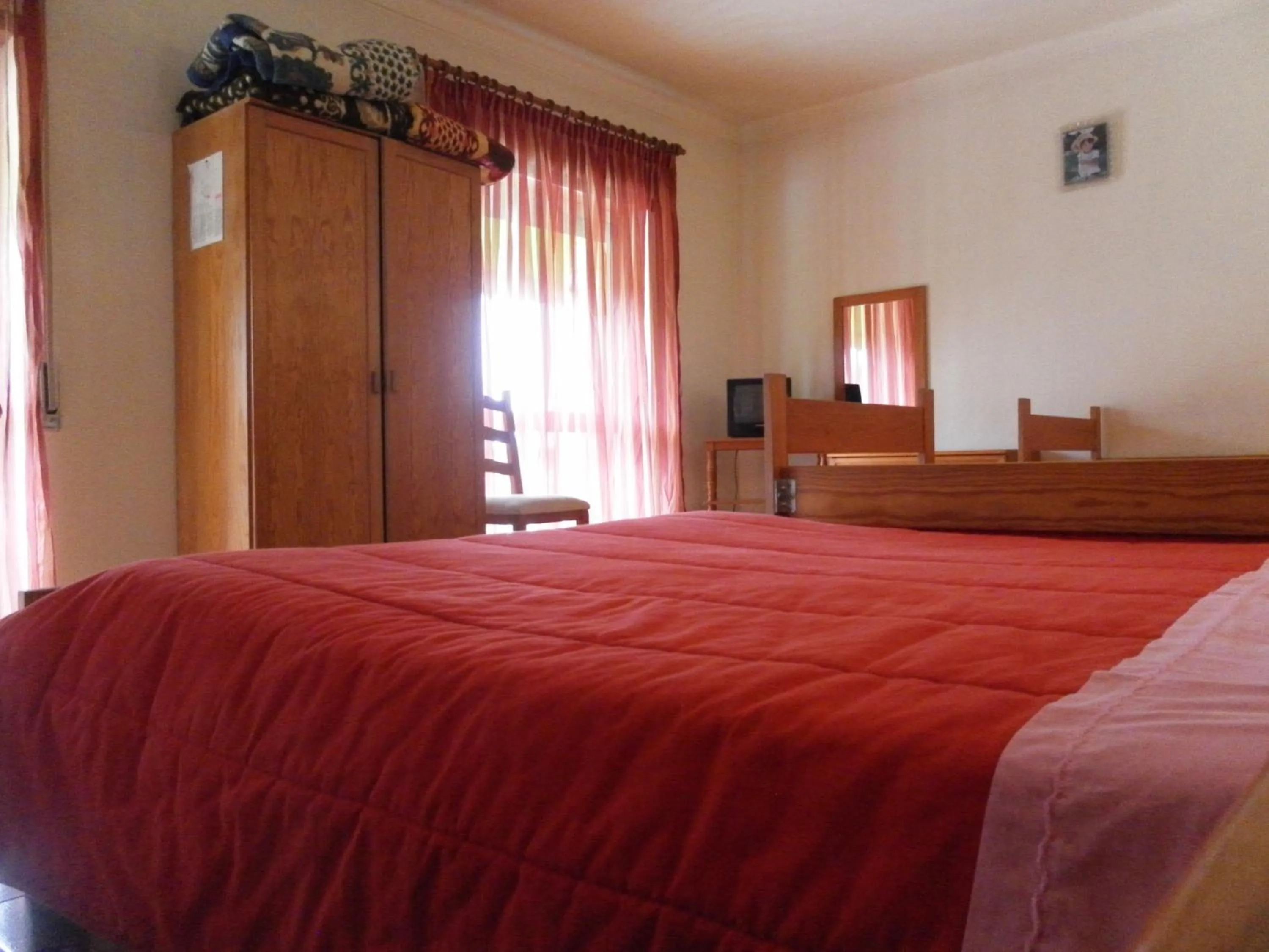 Bedroom, Bed in Residencial Pinho Verde