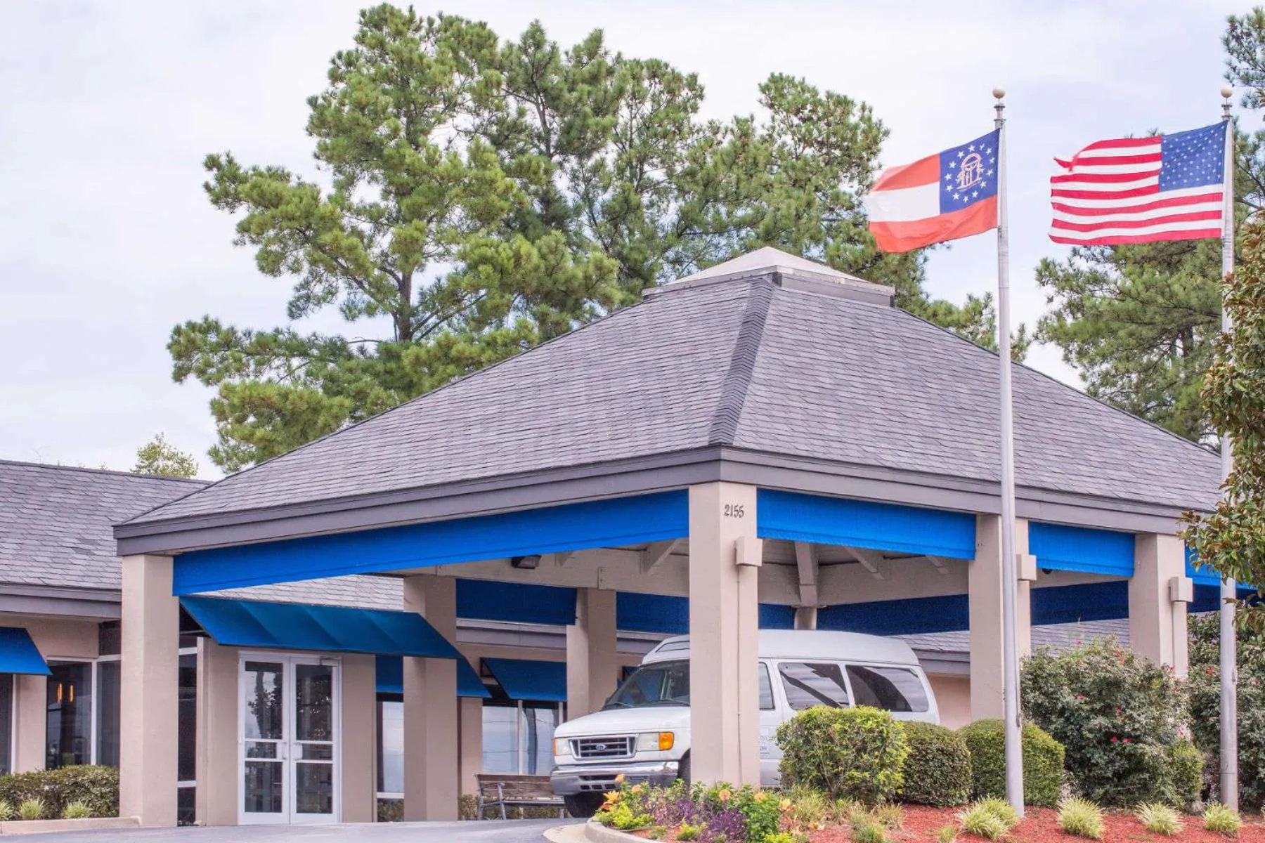 Facade/entrance, Property Building in Ramada by Wyndham Augusta Fort Gordon