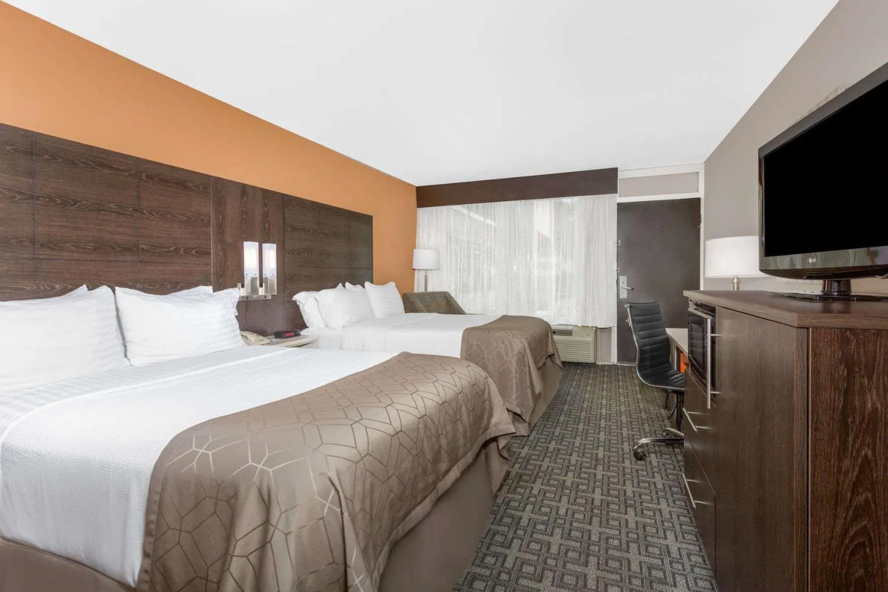 Bedroom in Ramada by Wyndham Augusta Fort Gordon